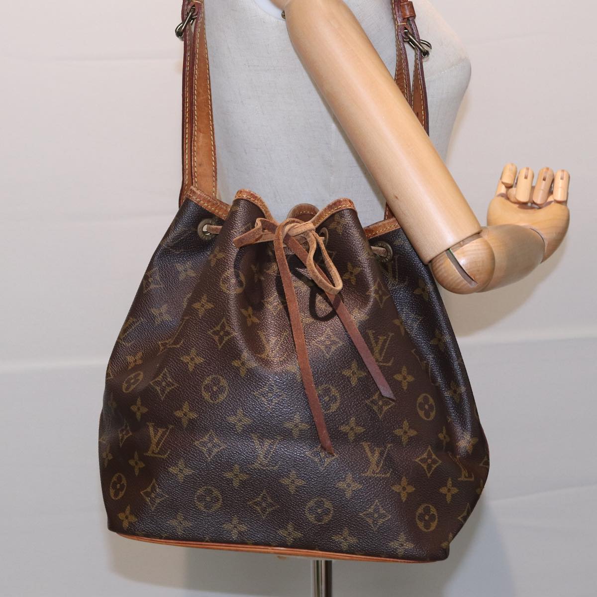 LOUIS VUITTON Monogram Petit Noe Shoulder Bag M42226 LV 82523