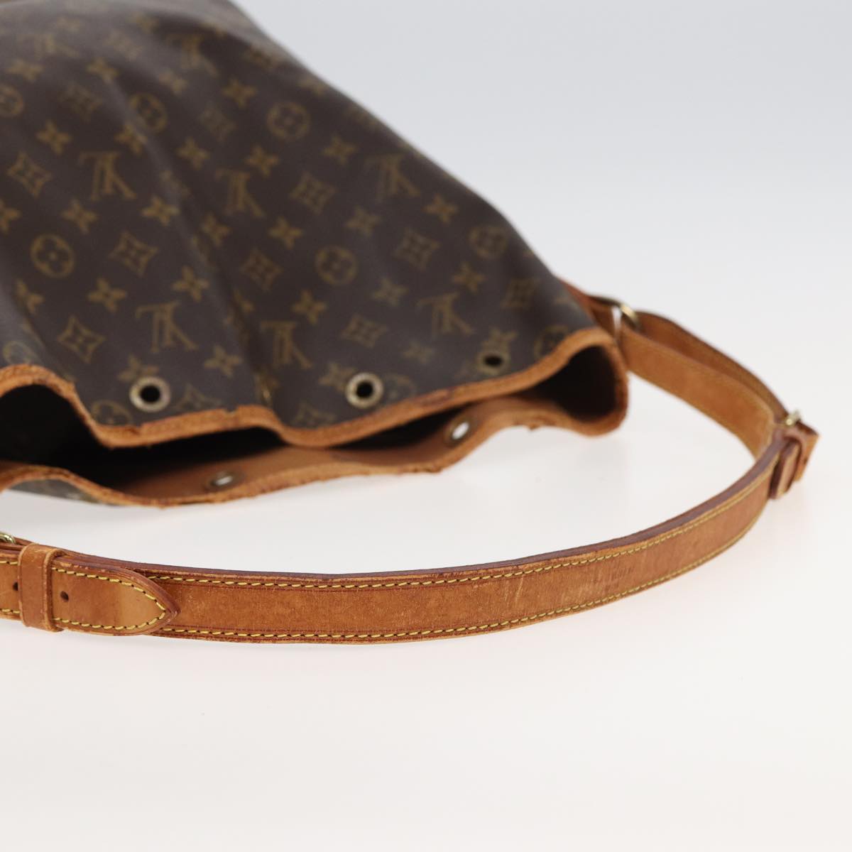 LOUIS VUITTON Monogram Noe Shoulder Bag M42224 LV 82525