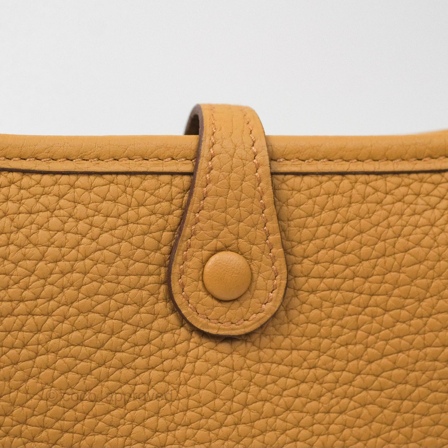 Hermès Mini Evelyne 16 Biscuit 48 Camel Clemence Gold Hardware