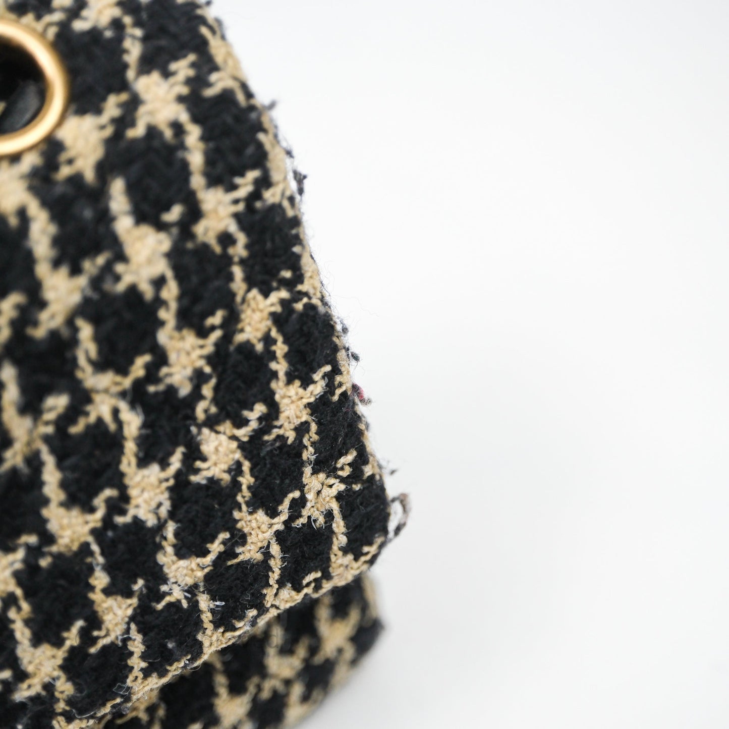 Chanel Reissue 225 Flap Houndstooth Beige Black Fabric Antique Gold Hardware