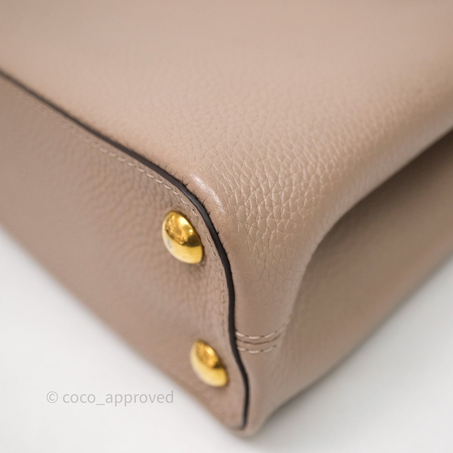 Louis Vuitton Taurillon Capucines BB Galet