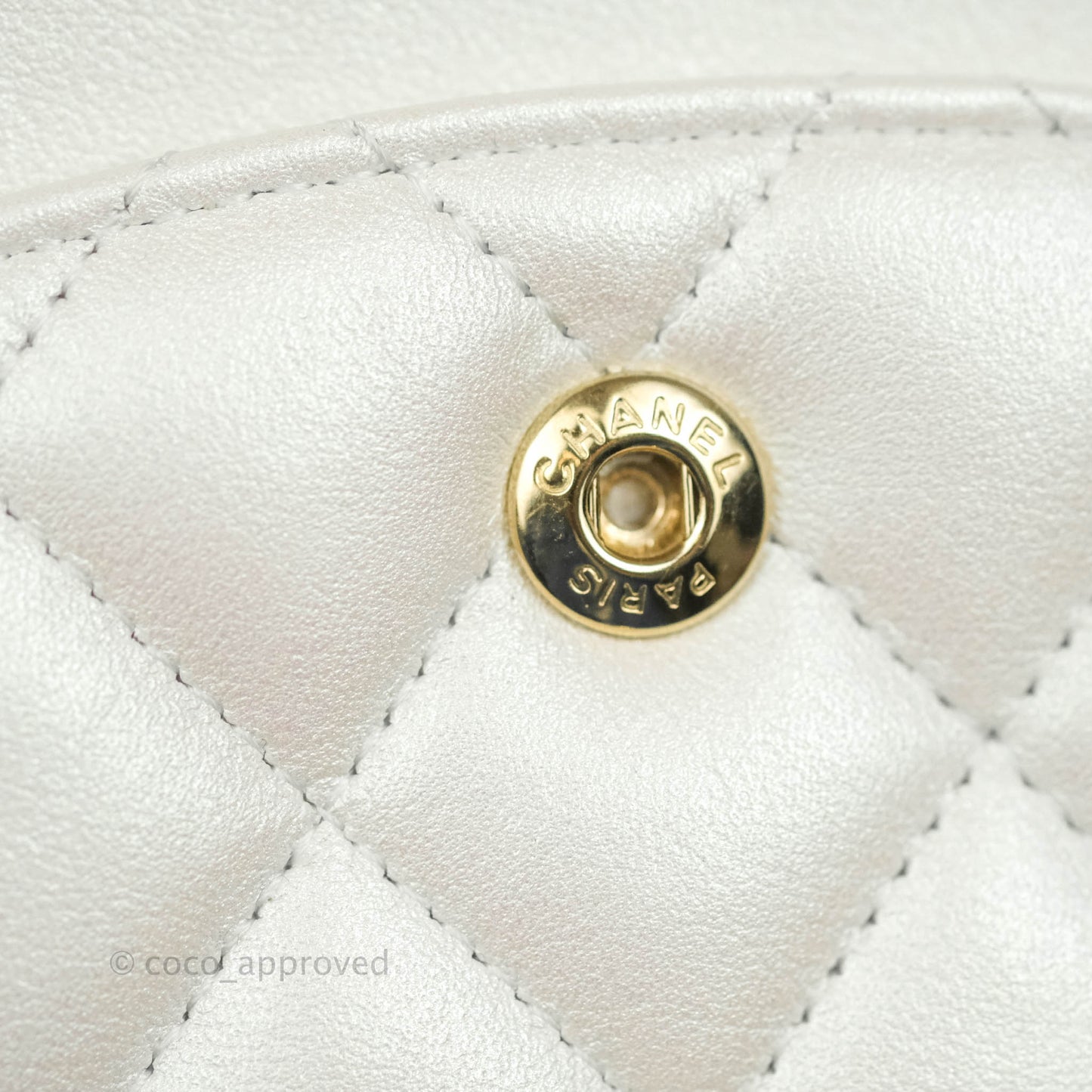 Chanel Classic M/L Medium Double Flap Iridescent White Lambskin Gold Hardware
