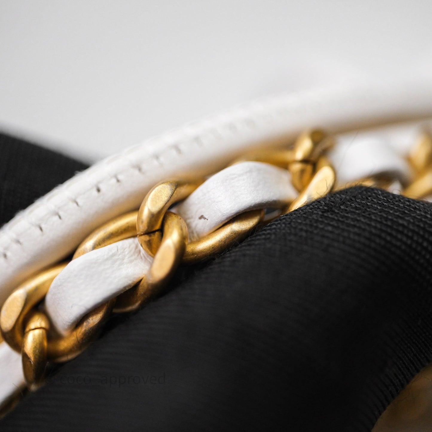 Chanel 22 Mini Bag White Shiny Crumpled Calfskin Aged Gold Hardware