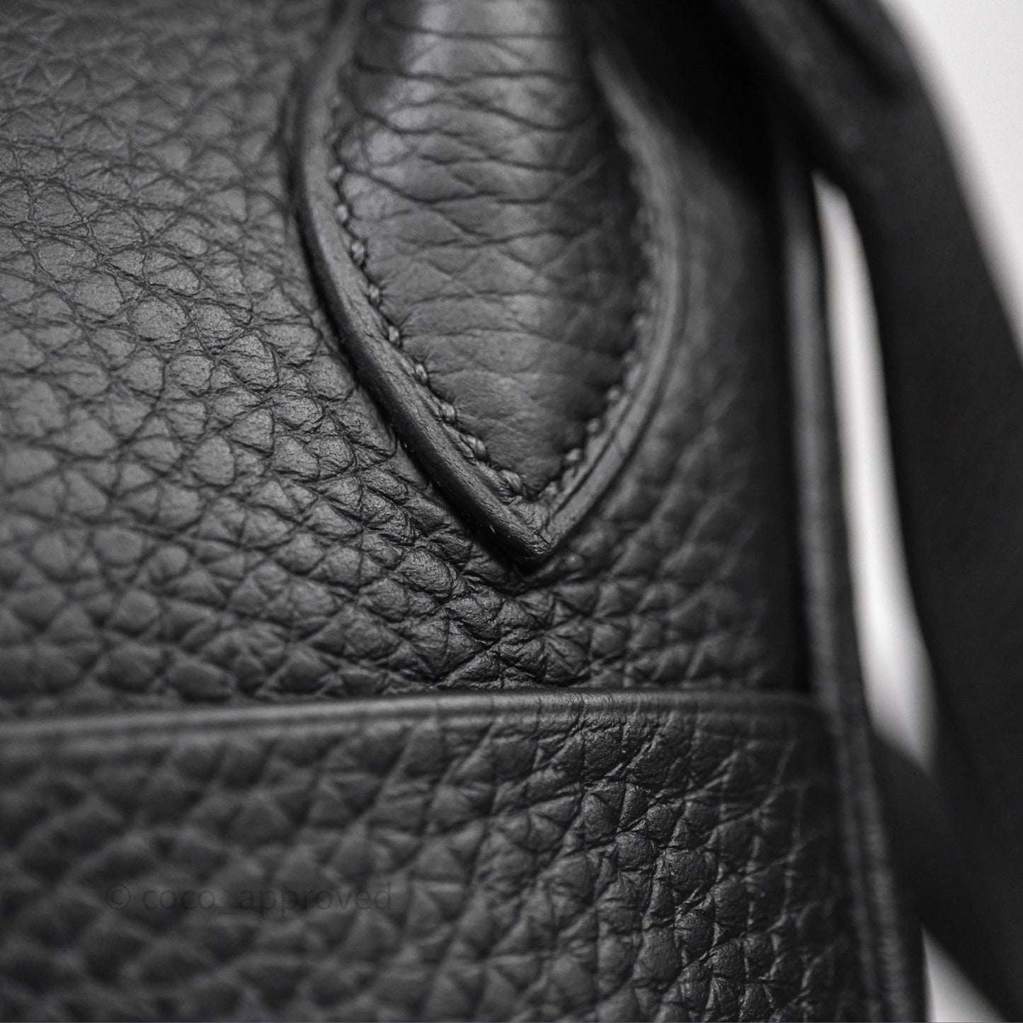 Hermes Lindy 26 Black Noir 89 Clemence Gold Hardware