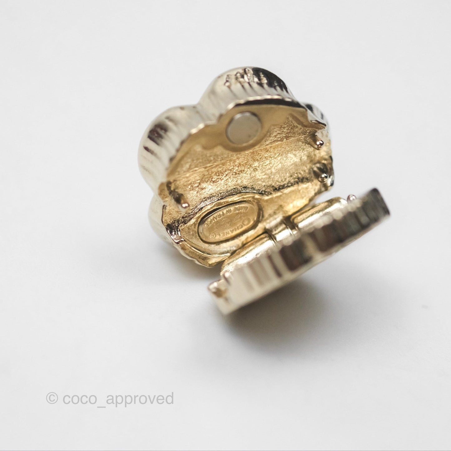 Chanel Magnetic Hair Accessory Hair Clip Set Gold Tone 22P