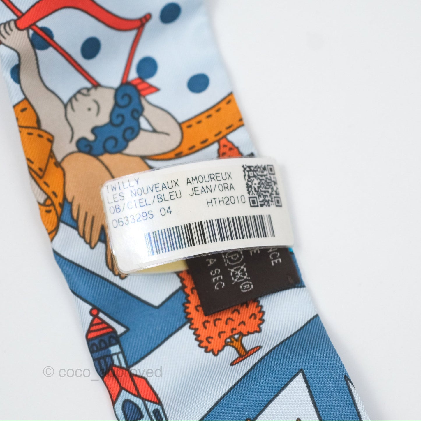 Hermès Les Nouveaux Amoureux de Paris Silk Twilly