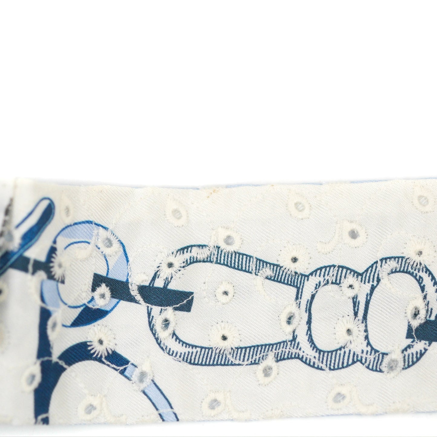 Hermès Do Re Boucles Broderie Anglaise Silk Twilly
