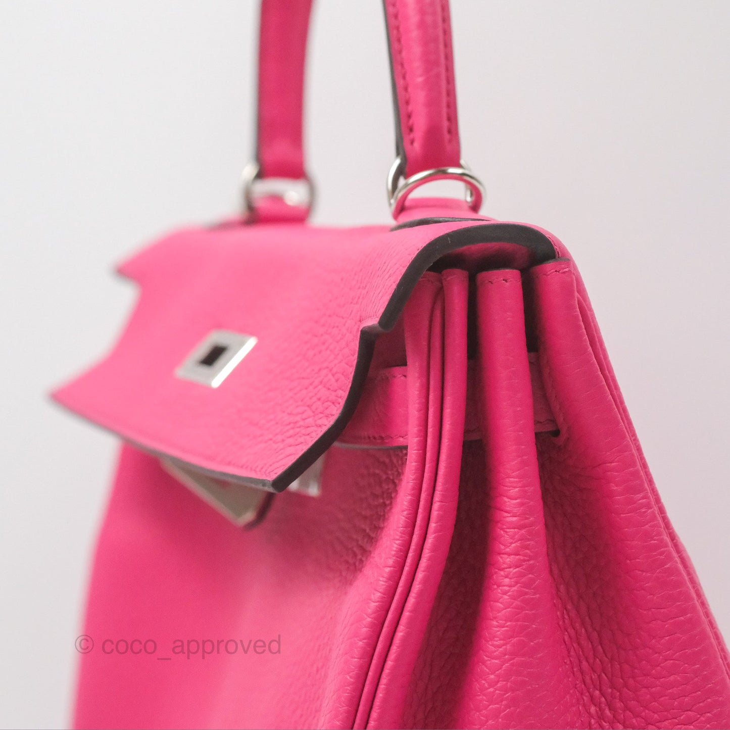 Hermès Retourne Kelly 28 Rose Shocking Clemence Palladium Hardware