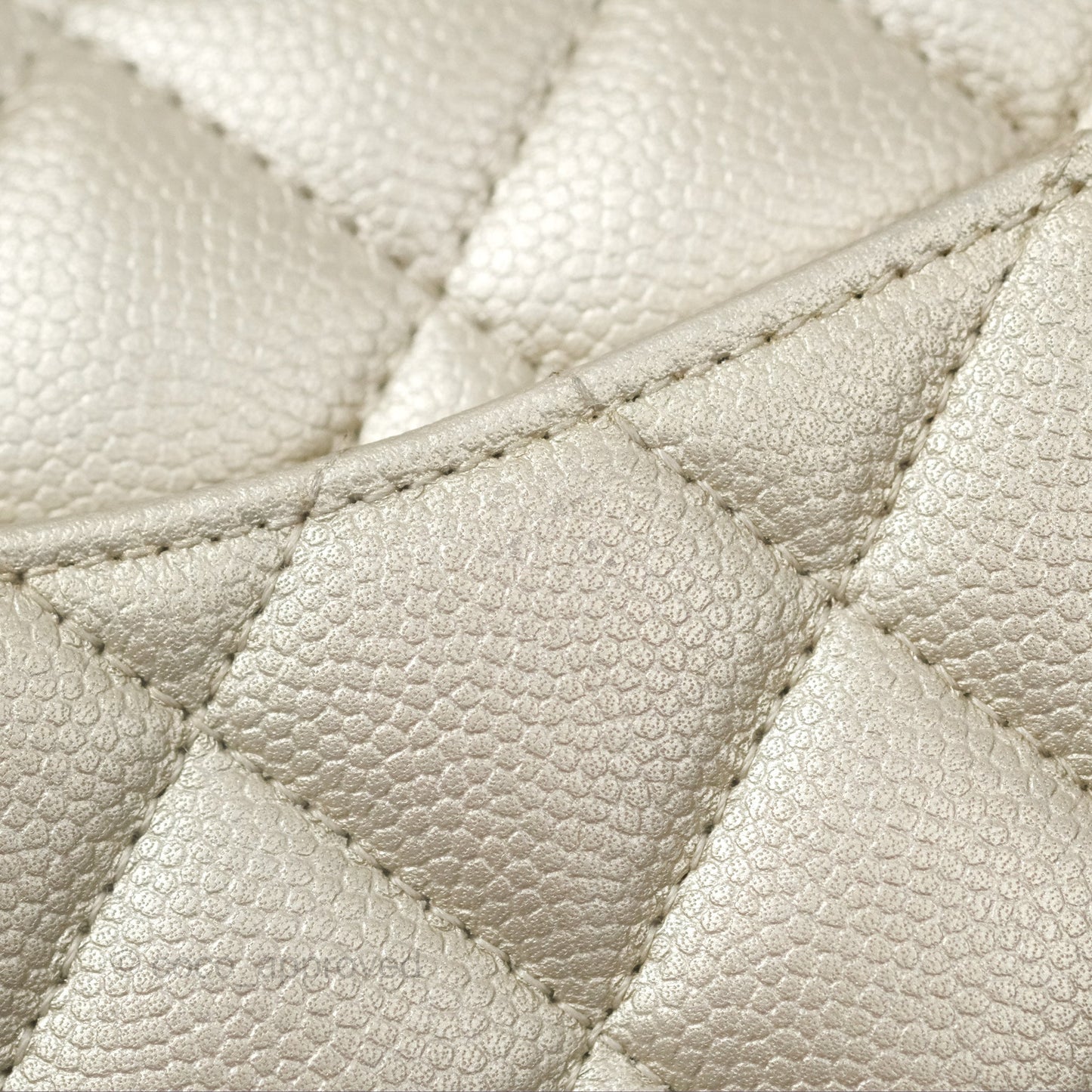 Chanel Classic M/L Medium Flap Quilted Gold Caviar Gold Gold Hardware