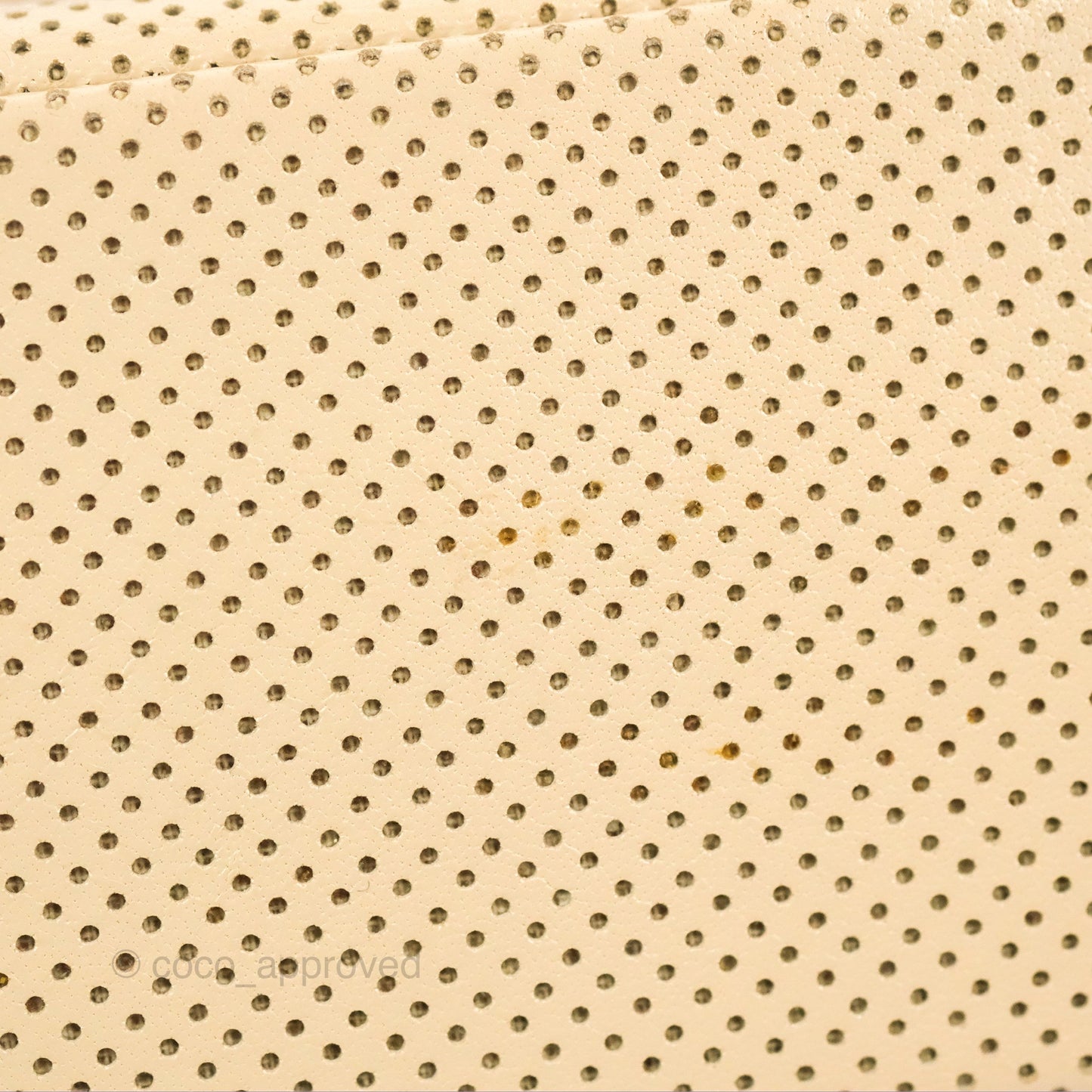 Chanel Vintage Medium Perforated Single Flap Beige/Red Matte Gold Hardware⁣⁣