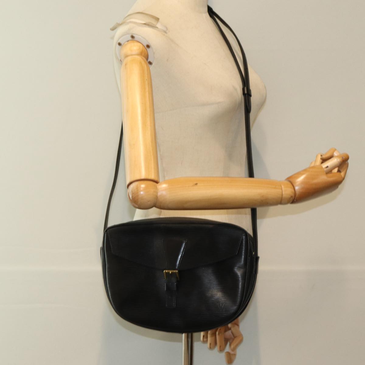 LOUIS VUITTON Epi Jeune Fille MM Shoulder Bag Black M52152 LV 84383