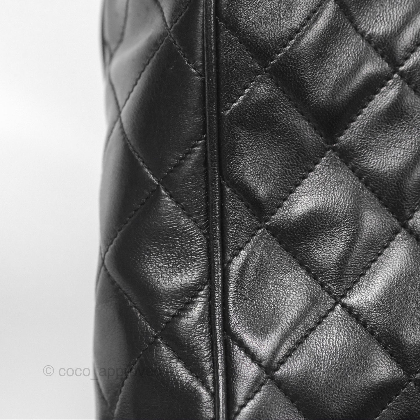 Chanel Vintage Quilted Shoulder Bag Black Lambskin Gold Hardware