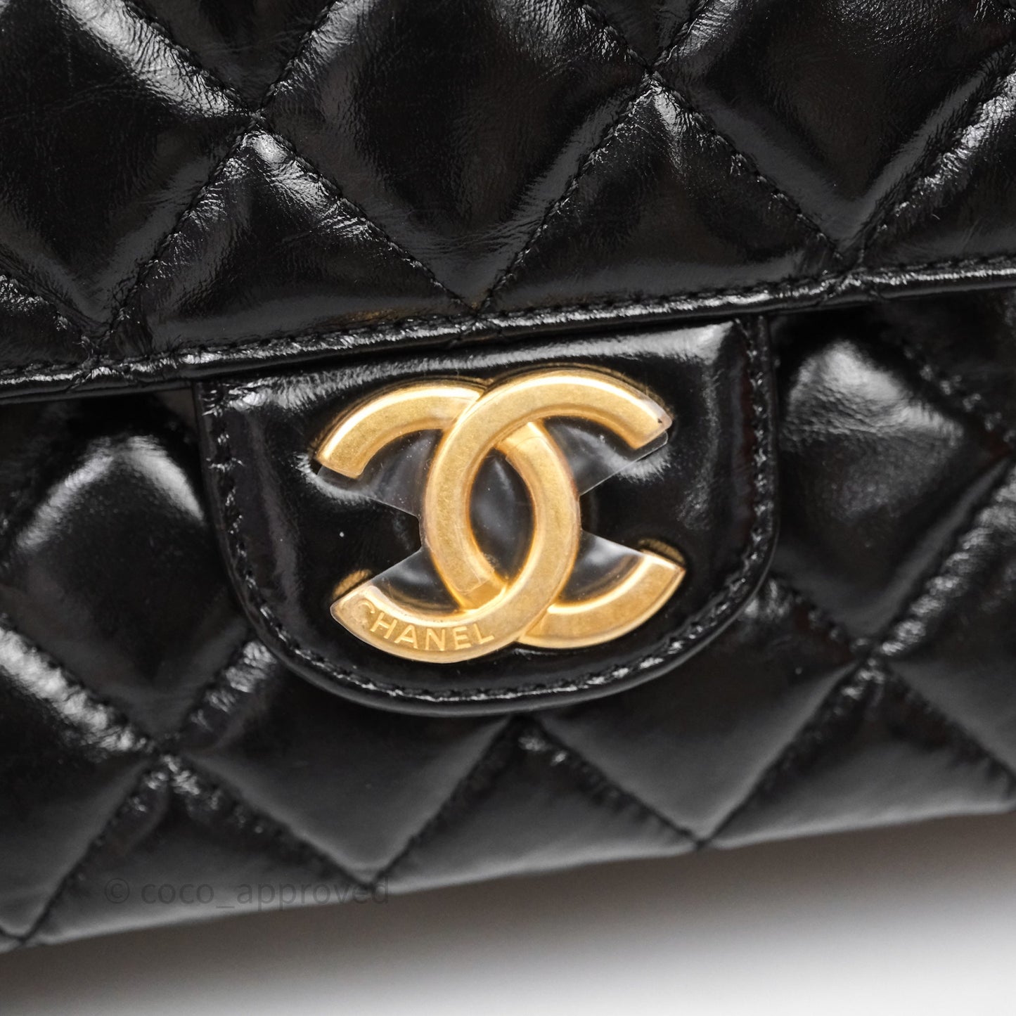 Chanel Medium Quilted Wavy CC Hobo Black Shiny Crumpled Calfskin Aged Gold Hardware