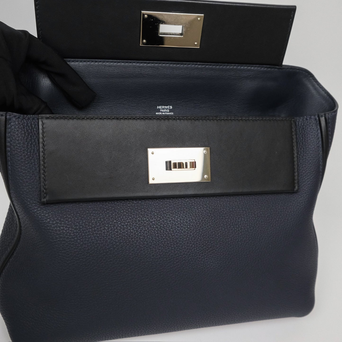 Hermès 24/24 29 Bleu Nuit 2Z / Noir Black 89 Togo/Swift Palladium Hardware