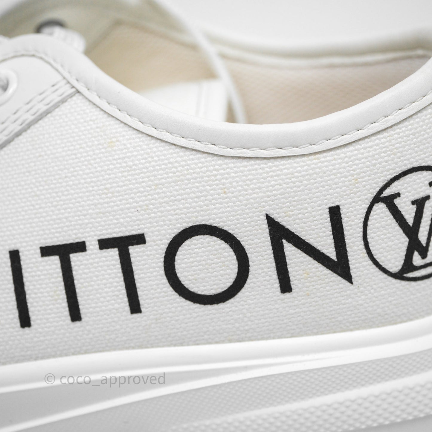 Louis Vuitton Logo Blanc Sneakers Size 38