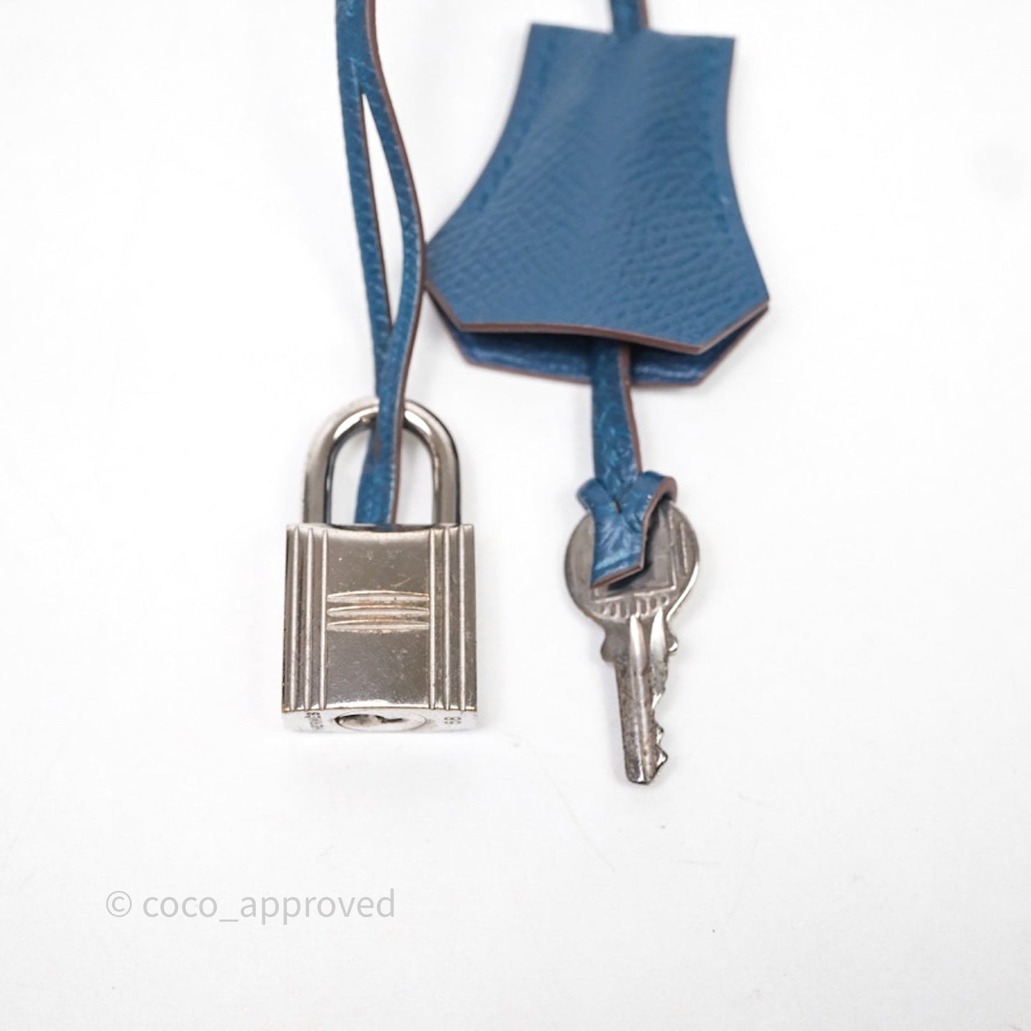 Hermès Kelly 32 Sellier Bleu Thalassa 7A/ White Epsom Palladium Hardware