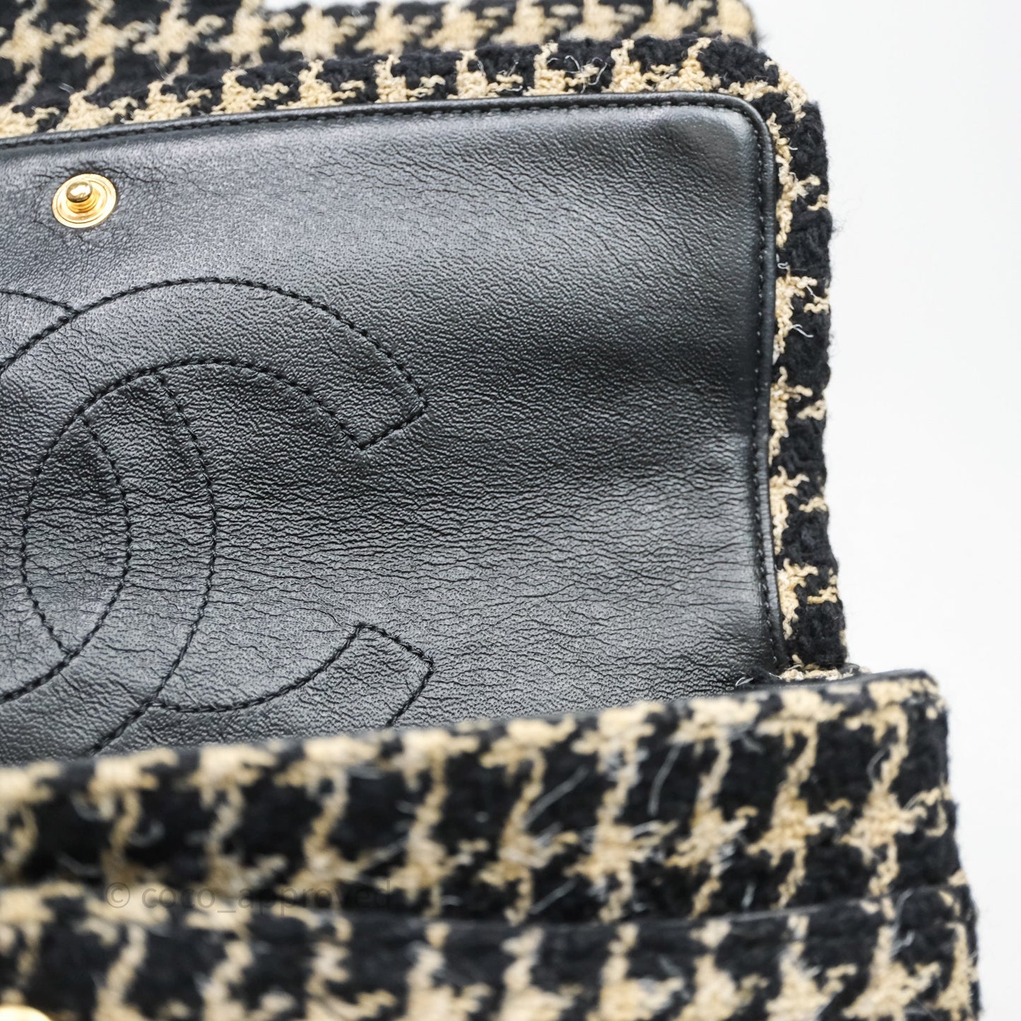 Chanel Reissue 225 Flap Houndstooth Beige Black Fabric Antique Gold Hardware