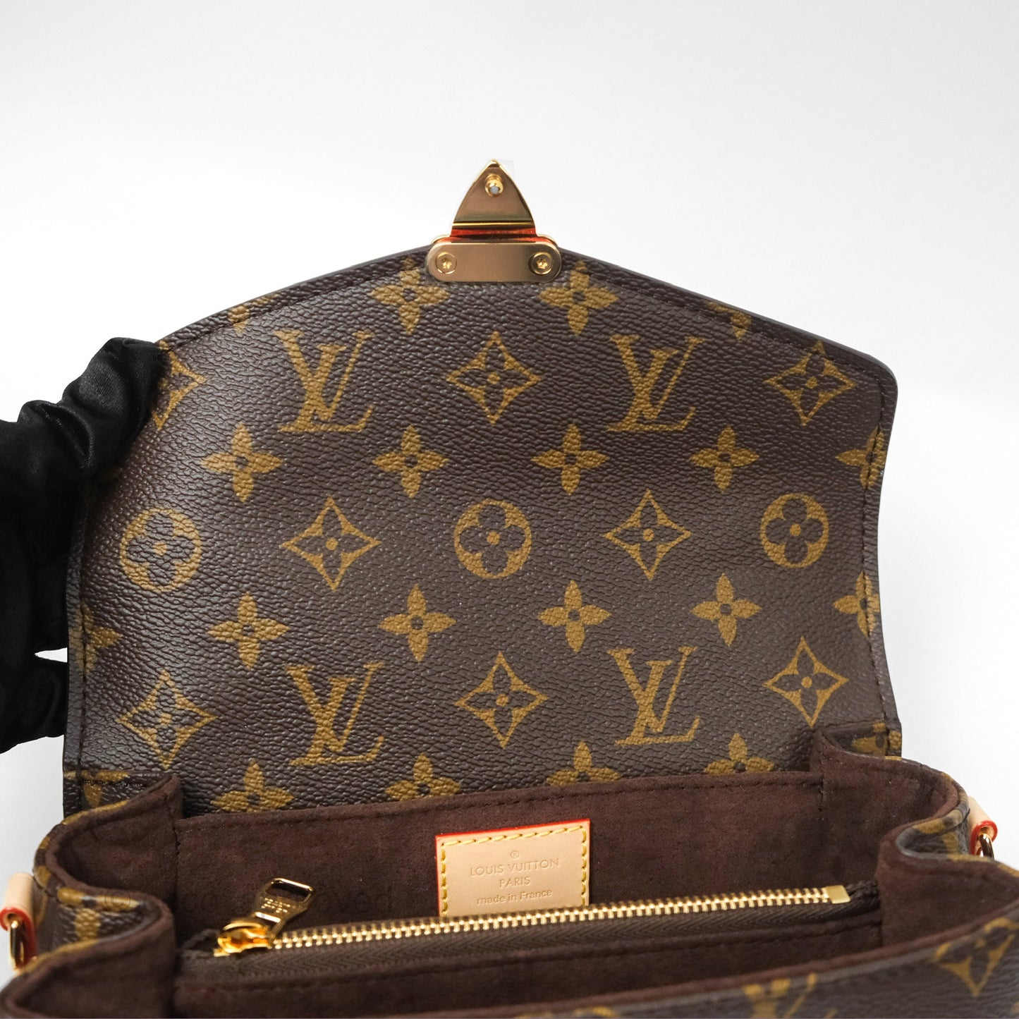 Louis Vuitton Pochette Métis East West Monogram Canvas