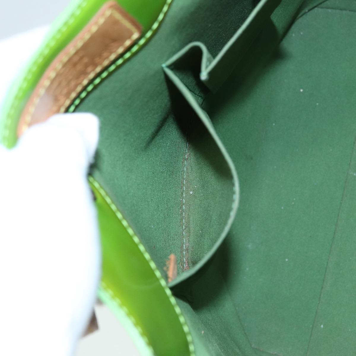 LOUIS VUITTON Monogram Vernis Fluo Reade MM Tote Bag Veil M91901 LV 85183