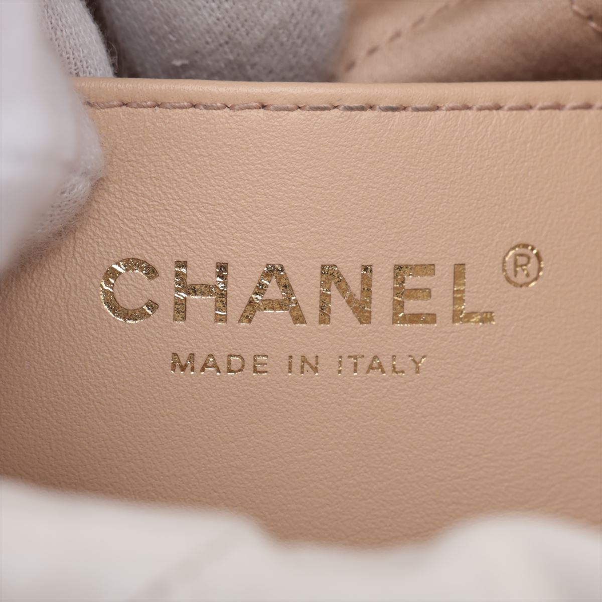 Chanel 22 Mini Leather Chain Shoulder Bag White G  AS3980