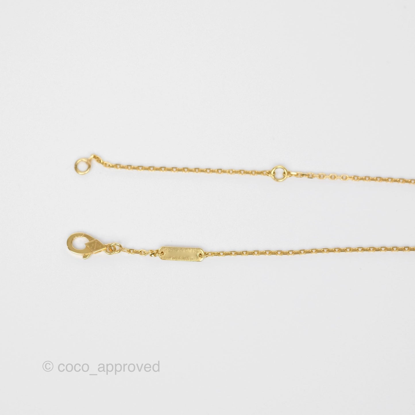 Van Cleef & Arpels Vintage Alhambra Pendant Tiger's Eye Yellow Gold