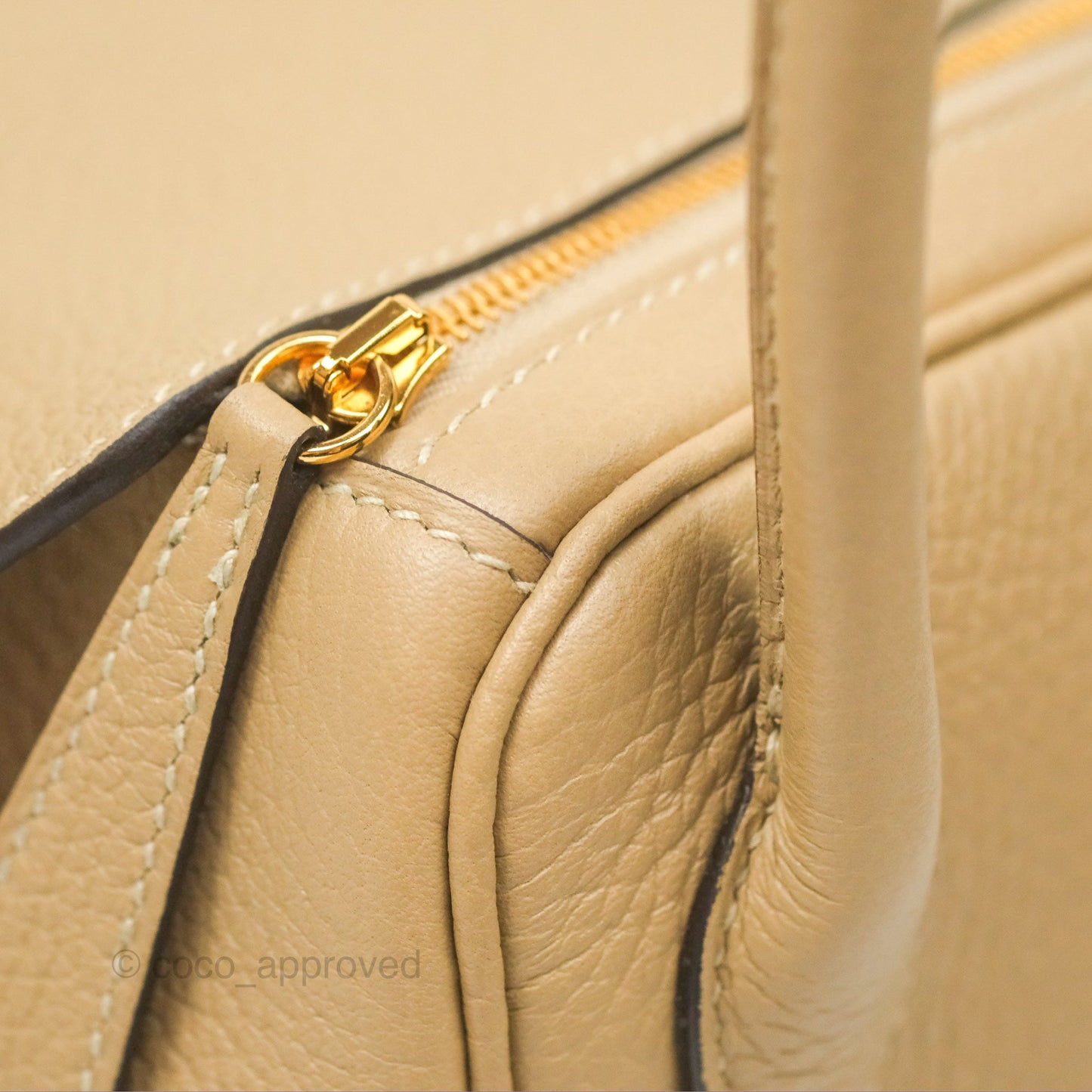 Hermès Lindy 26 Trench Clemence Gold Hardware