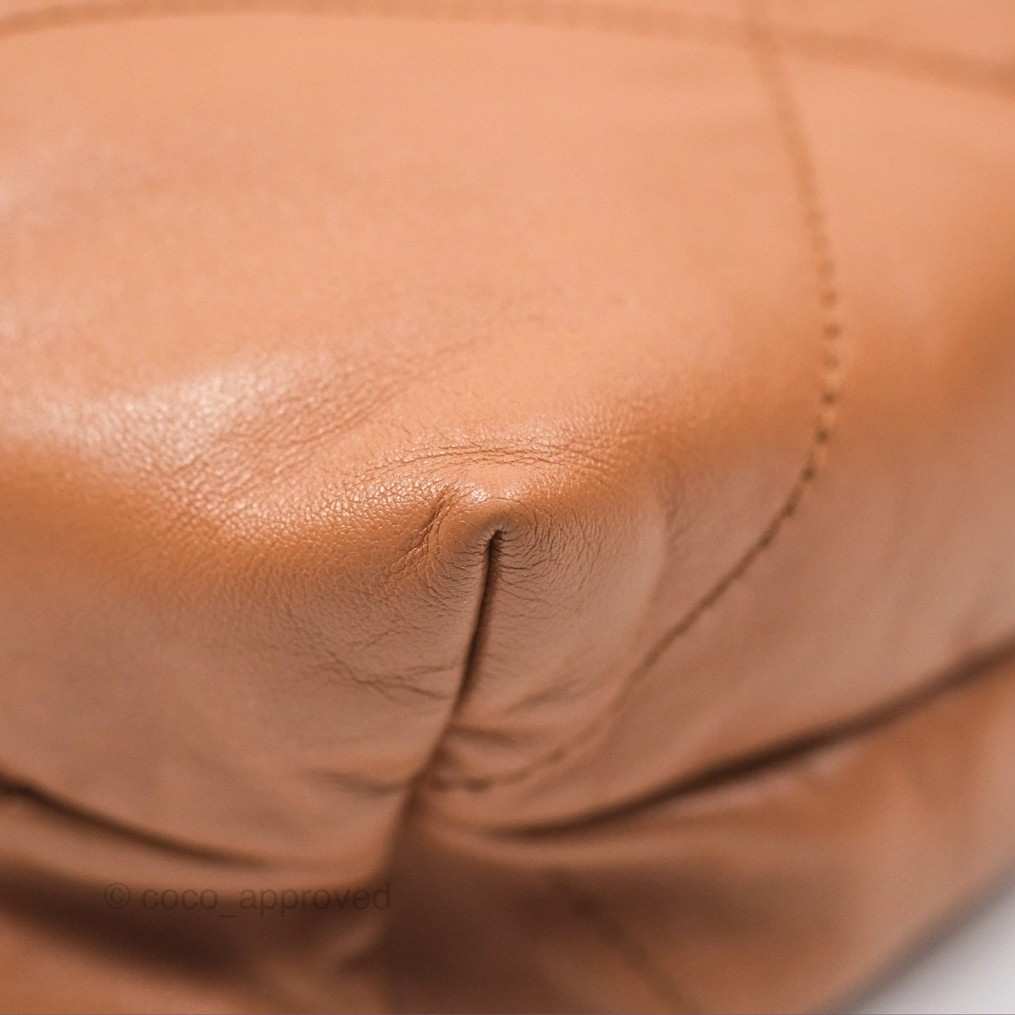 Chanel 22 Medium Caramel Beige Shiny Calfskin Aged Gold Hardware