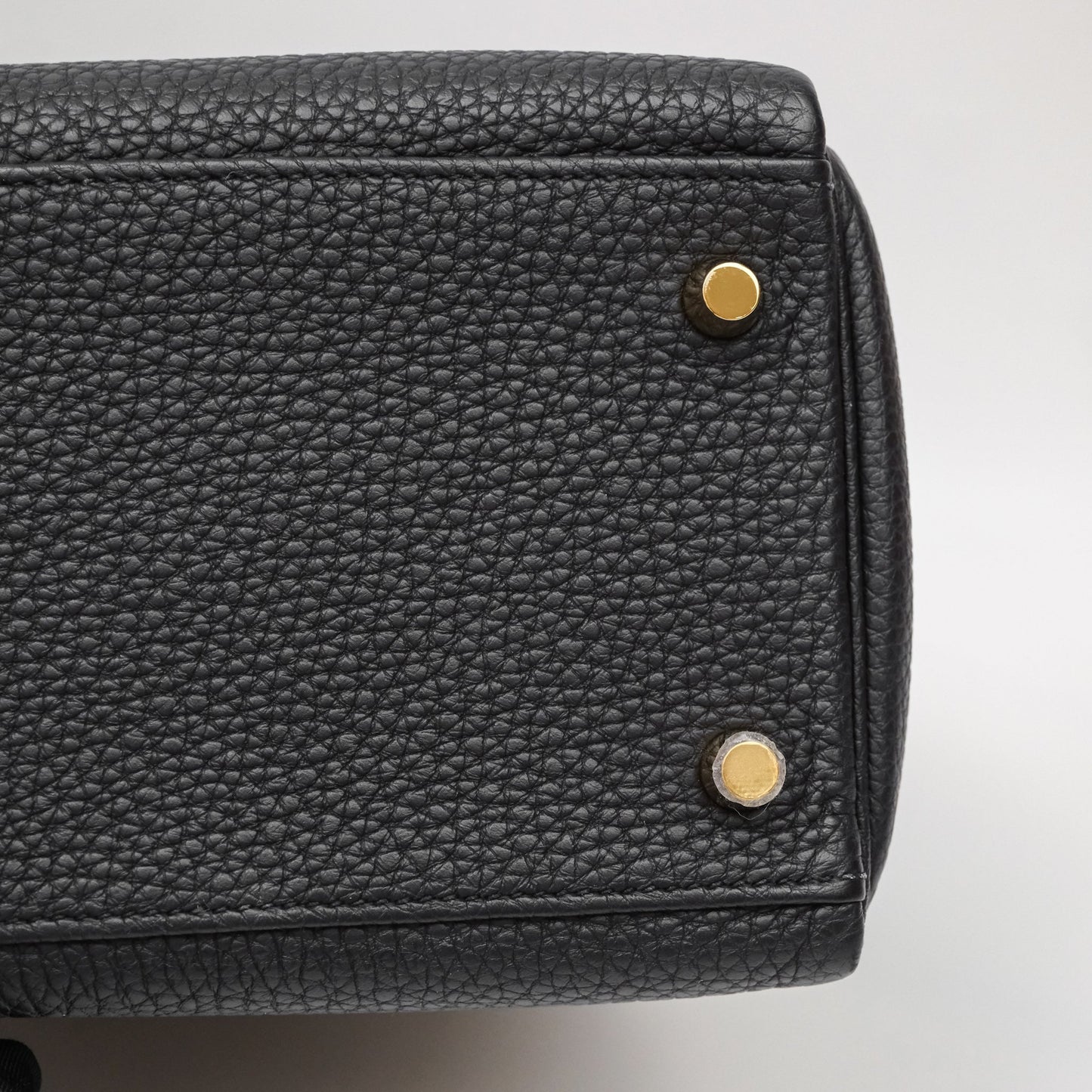Hermès Kelly 28 Noir 89 Togo Gold Hardware