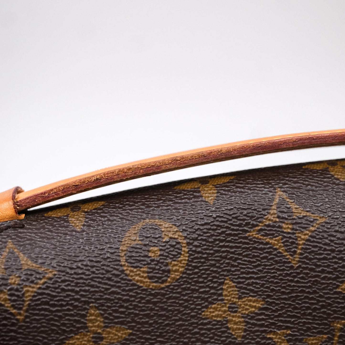 Louis Vuitton Pochette Metis Monogram Canvas