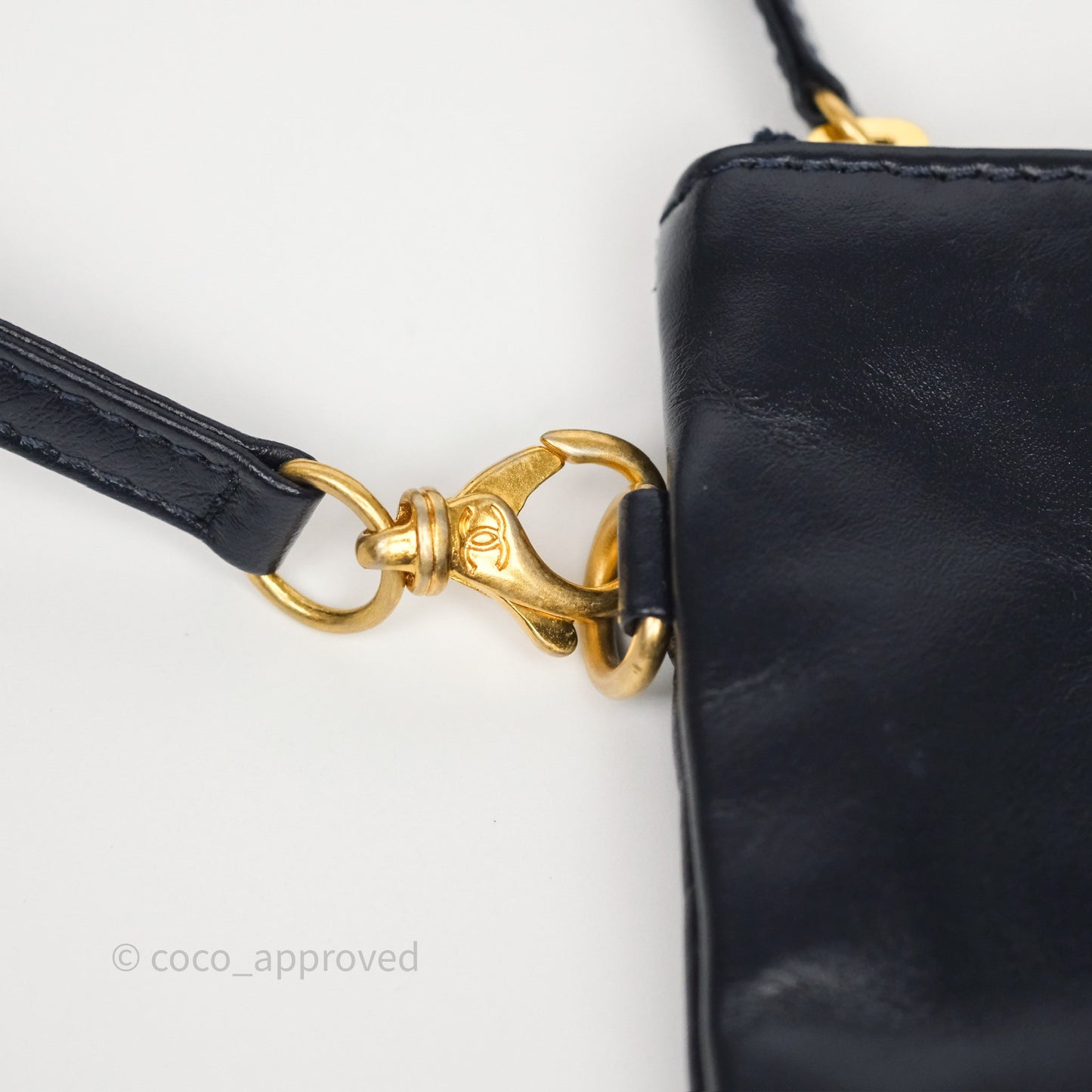 Chanel 22 Medium Navy Shiny Calfskin Aged Gold Hardware