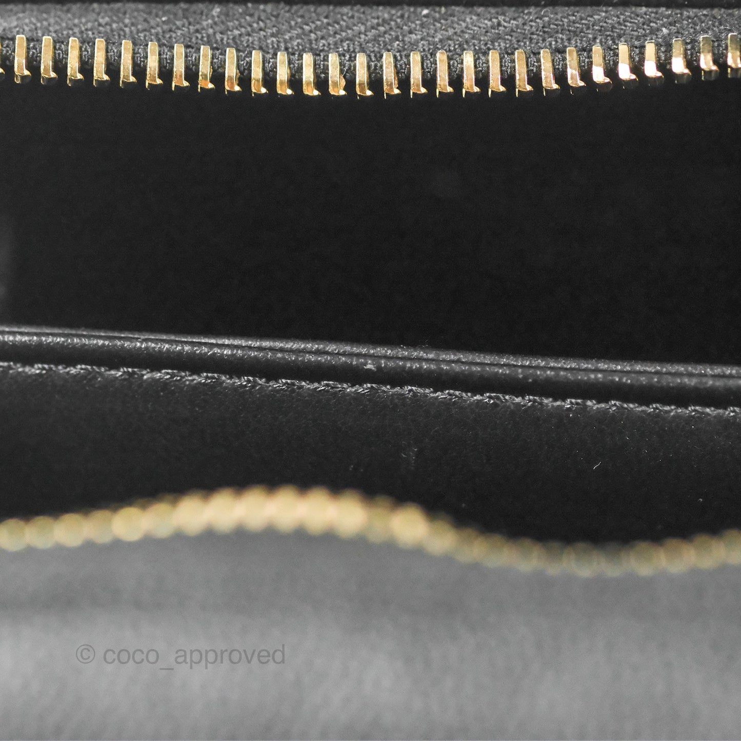 Chanel Quilted Small CC Filigree Vanity Case Black Caviar Gold Hardware