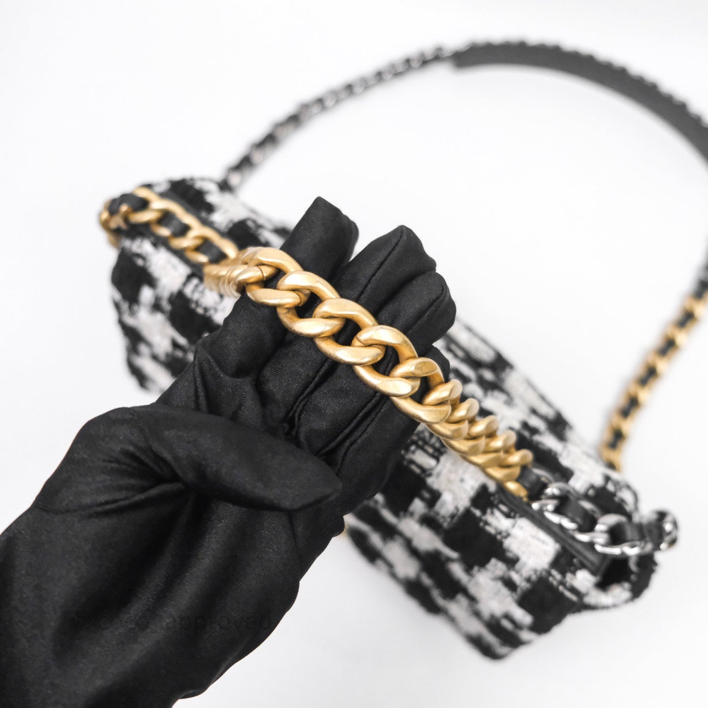 Chanel 19 Small Tweed Houndstooth Black & White Mixed Hardware