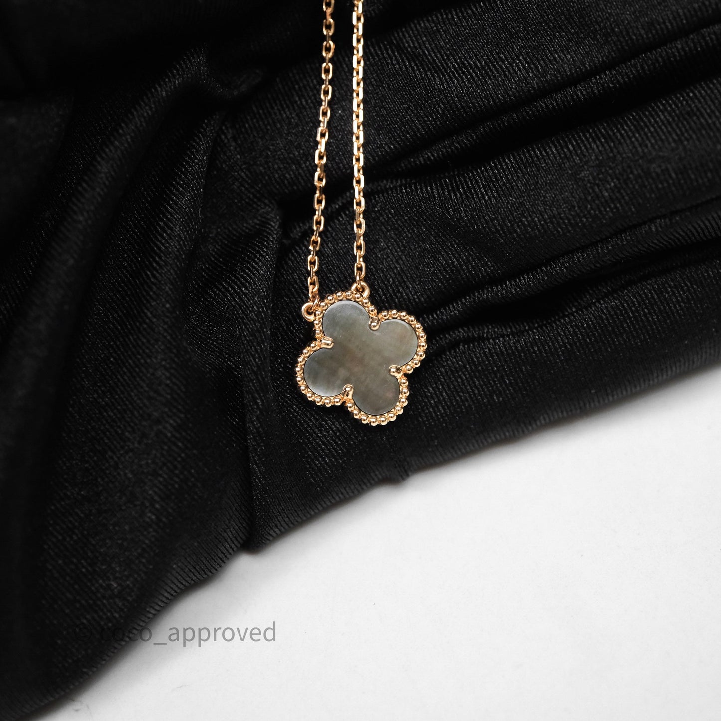 Van Cleef & Arpels Vintage Alhambra Pendant Grey Mother-of-pearl Rose Gold