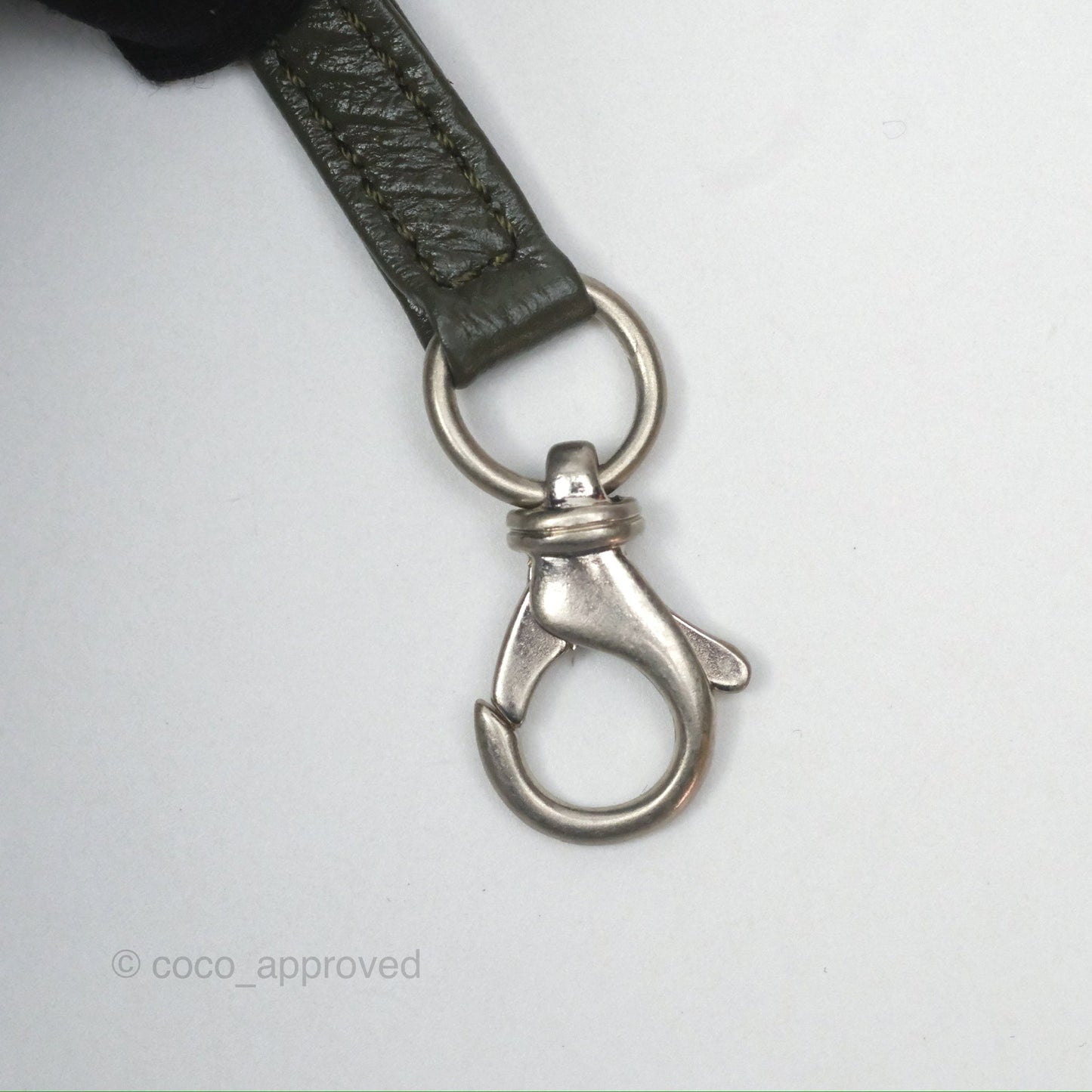 Chanel 22 Medium Green Shiny Calfskin Ruthenium Hardware