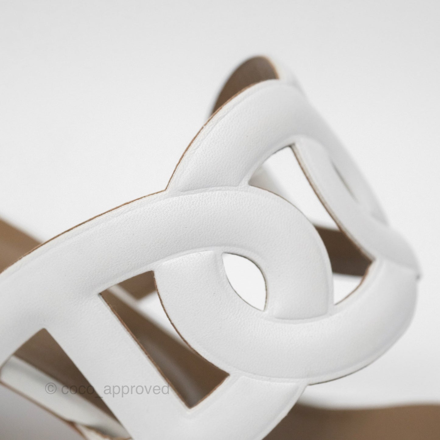 Hermès Bikini Sandals in White Size 38.5