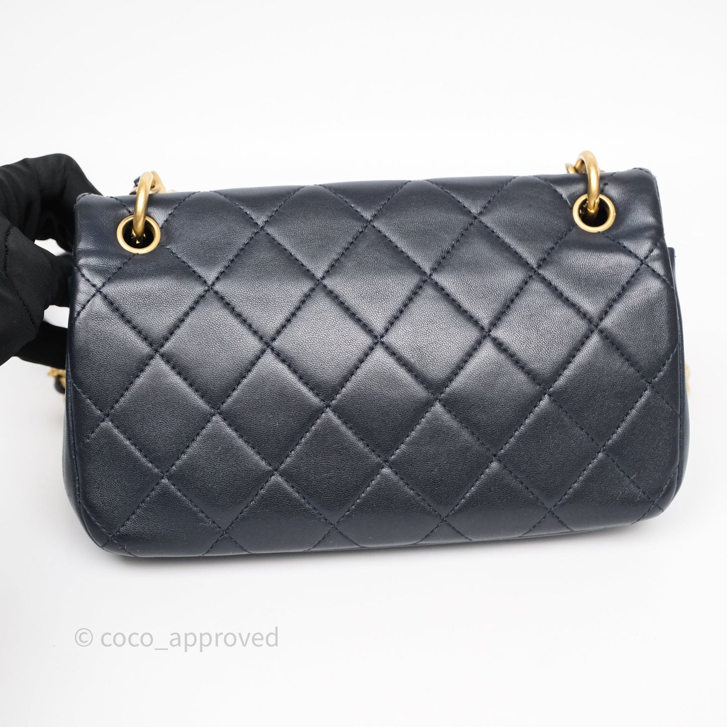 Chanel Quilted Entwined Chain Bag Navy Lambskin Aged Gold Hardware 21P