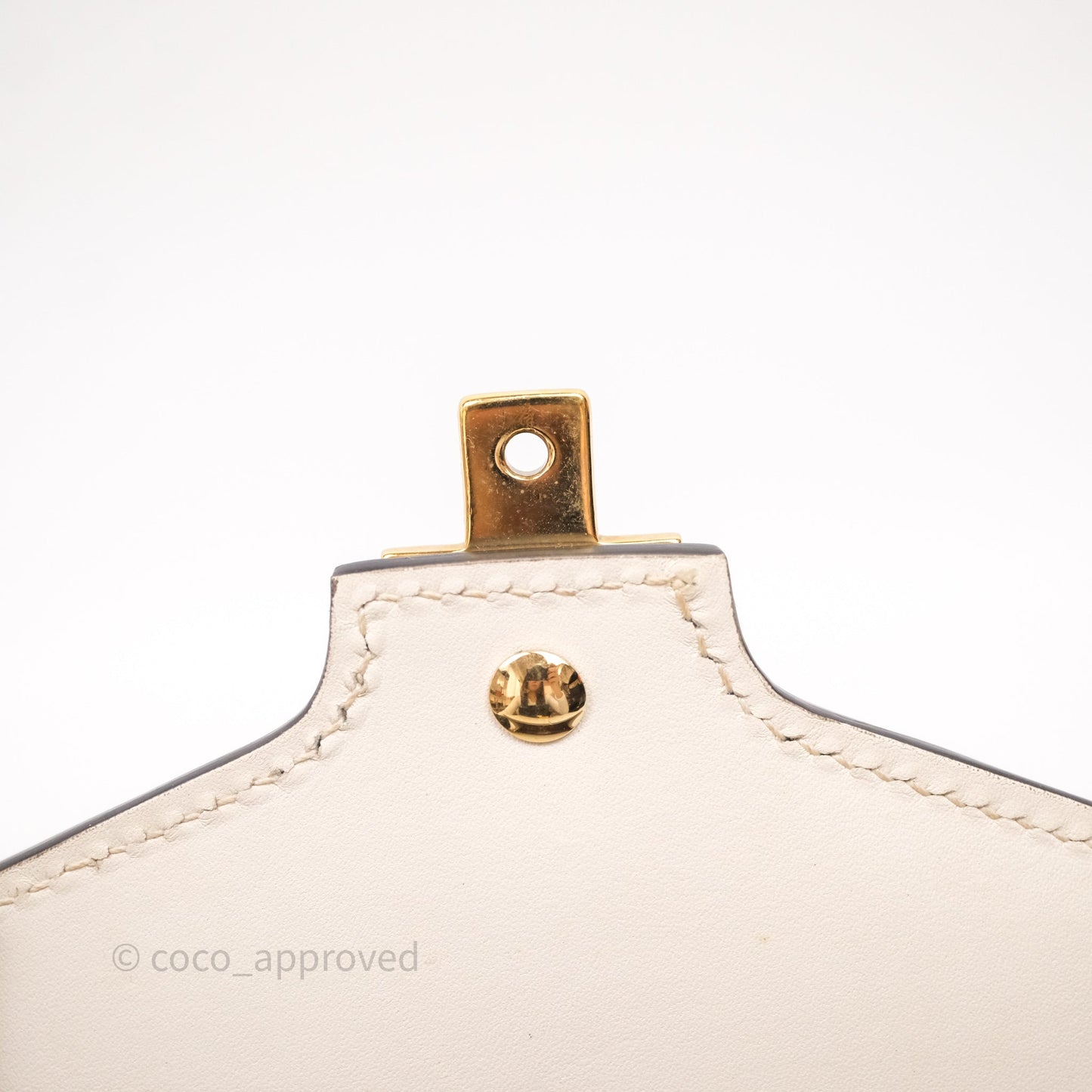 Gucci Mini Sylvie Top Handle White Calfskin Shoulder Bag⁣ ⁣⁣⁣⁣⁣⁣⁣⁣⁣⁣⁣⁣⁣⁣⁣⁣With Strap