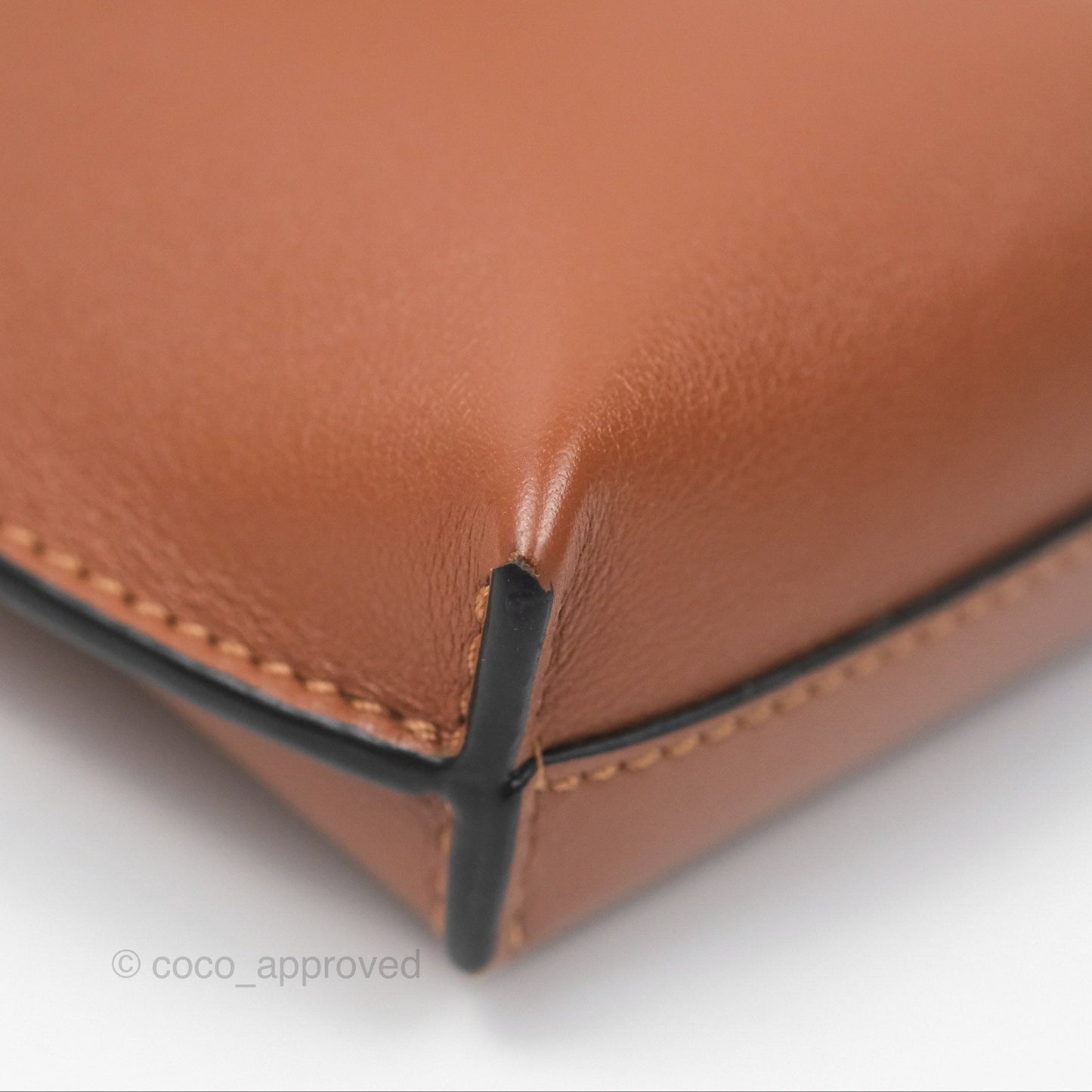 Loewe Elephant Pocket in Classic Calfskin Tan