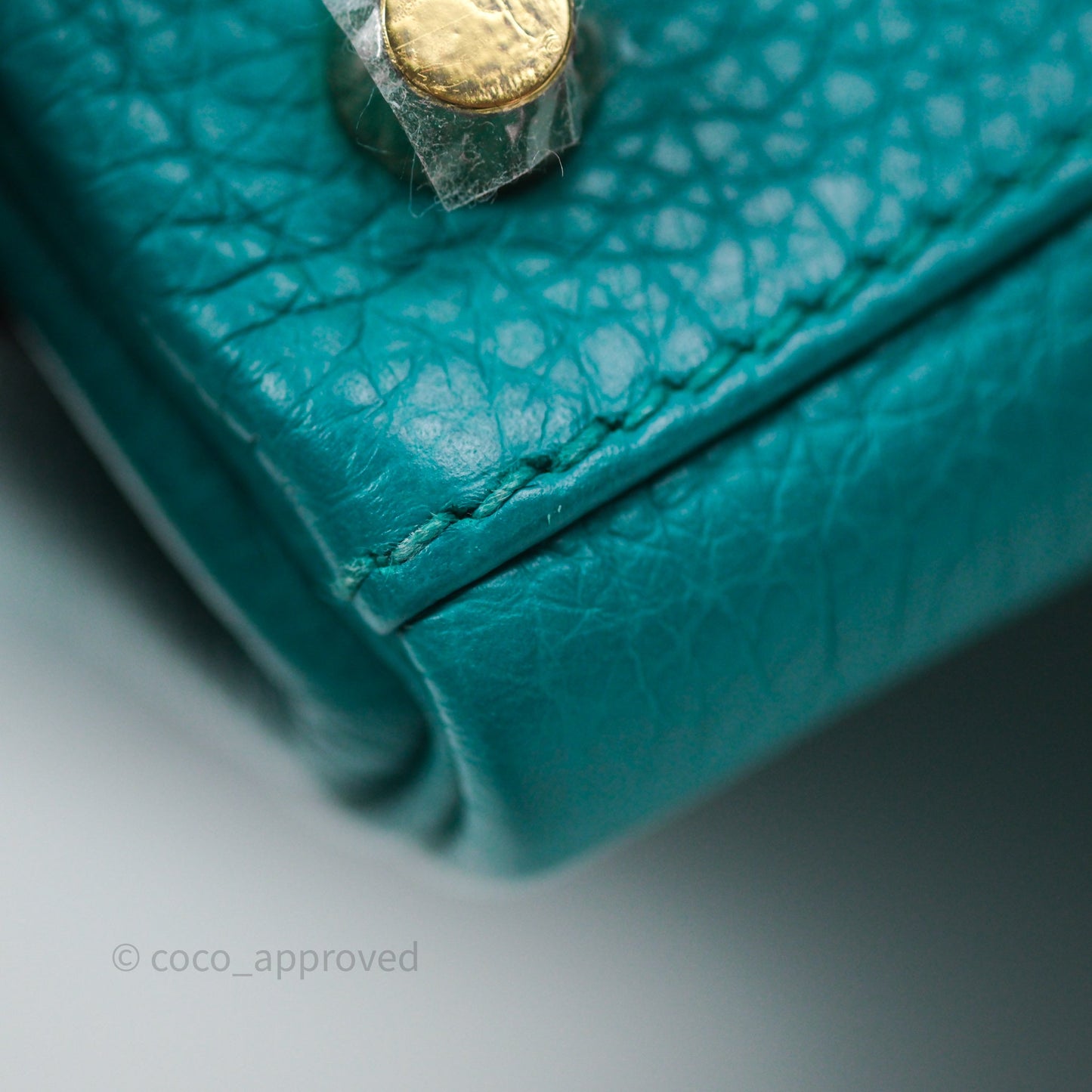 Hermès Kelly 28 Retourne Bleu Paon 7F Clemence Gold Hardware