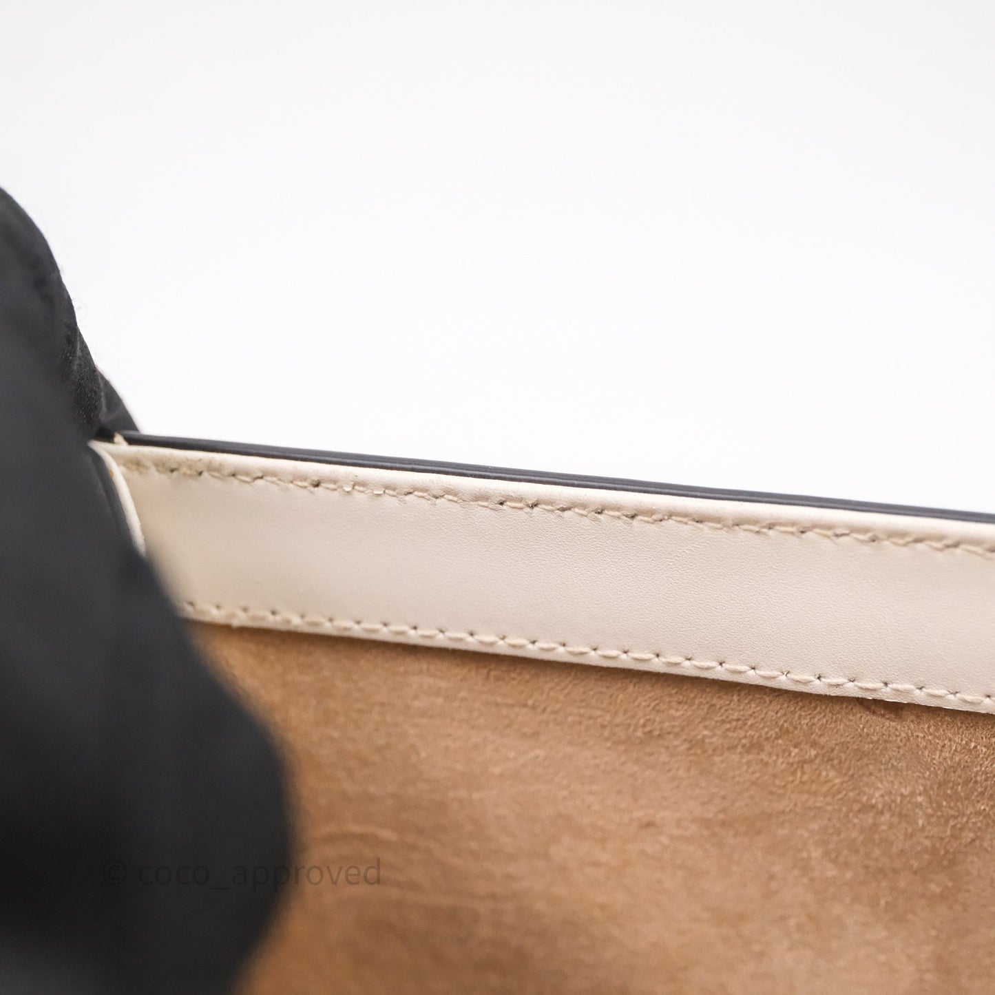 Gucci Mini Sylvie Top Handle White Calfskin Shoulder Bag⁣ ⁣⁣⁣⁣⁣⁣⁣⁣⁣⁣⁣⁣⁣⁣⁣⁣With Strap