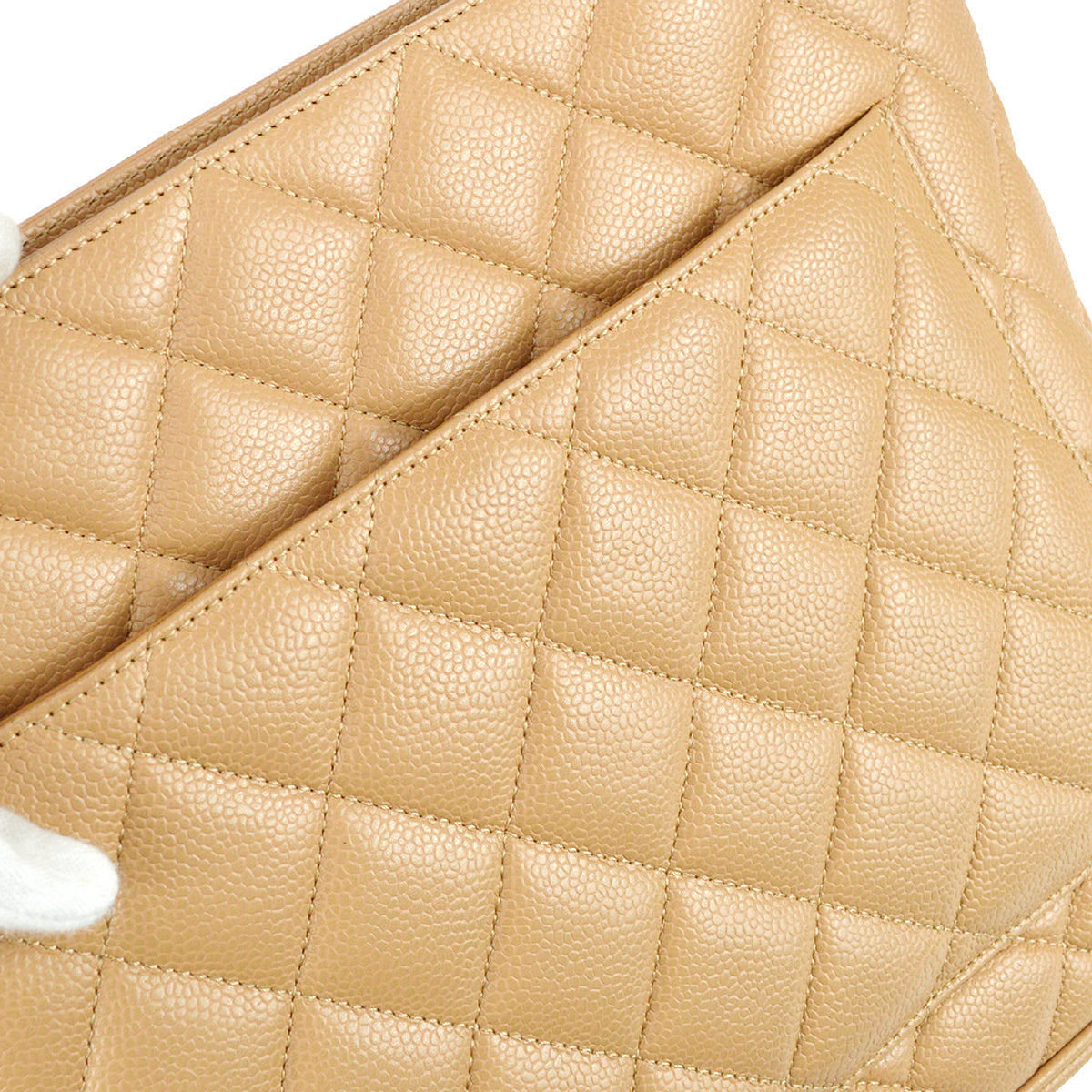 Luxury Chanel 2003-2004 Medallion Tote Beige Caviar