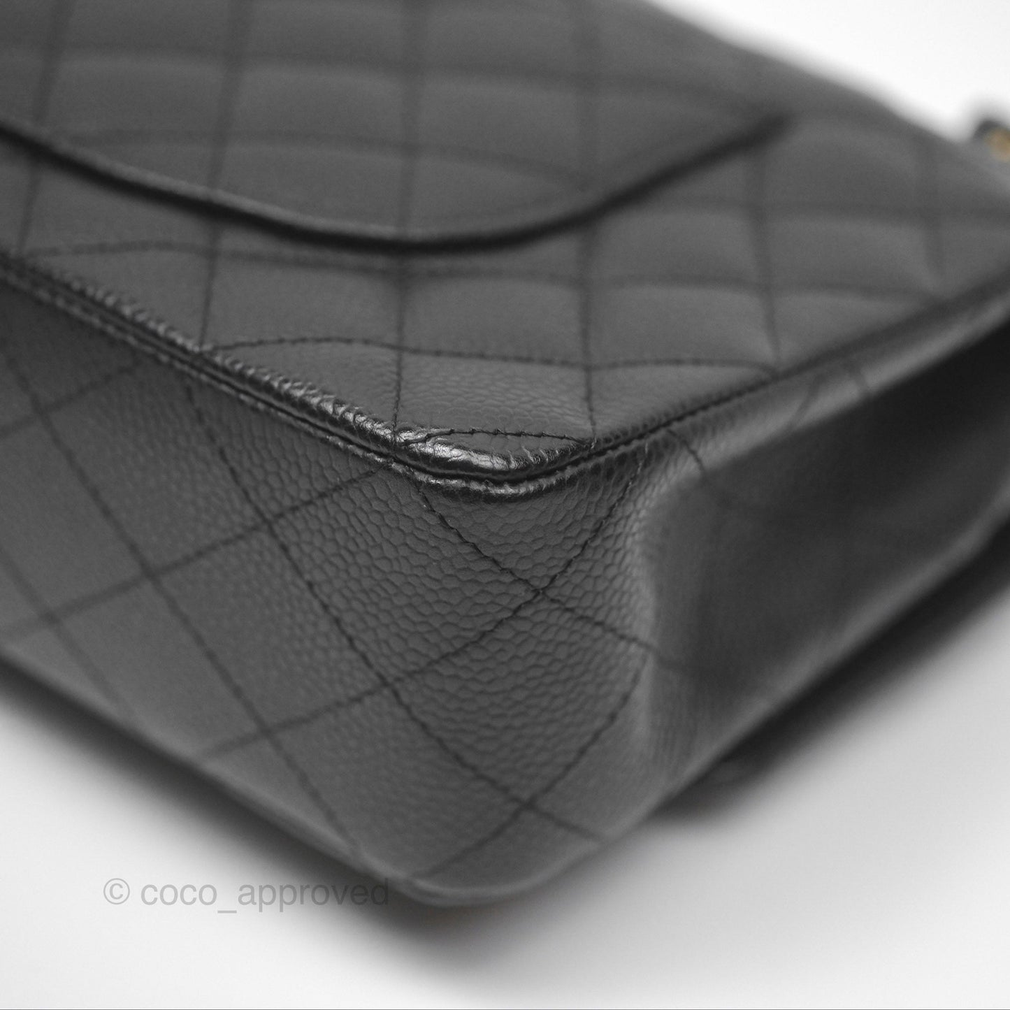 Chanel M/L Medium Classic Flap Quilted Black Caviar 24K Gold Hardware