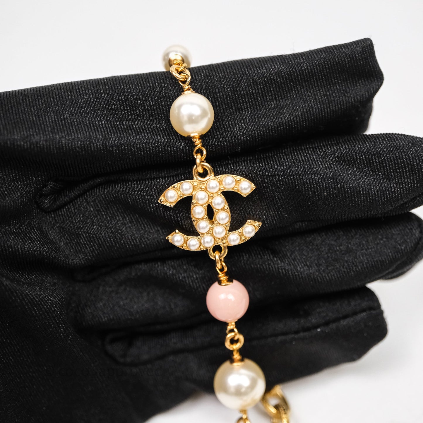 Chanel CC Pearl Pink Bead Necklace Gold Tone 22A
