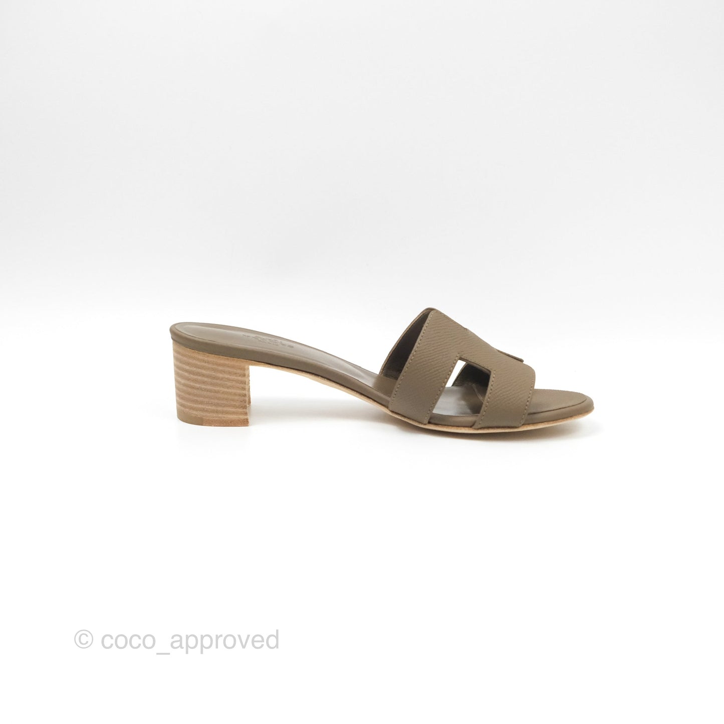 Hermès Oasis Sandals in Etoupe Epsom Size 37