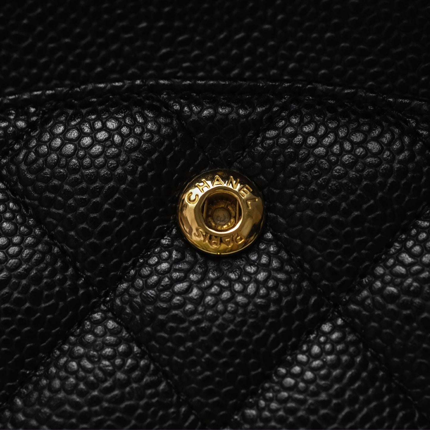 Chanel M/L Medium Classic Flap Quilted Black Caviar Gold Hardware