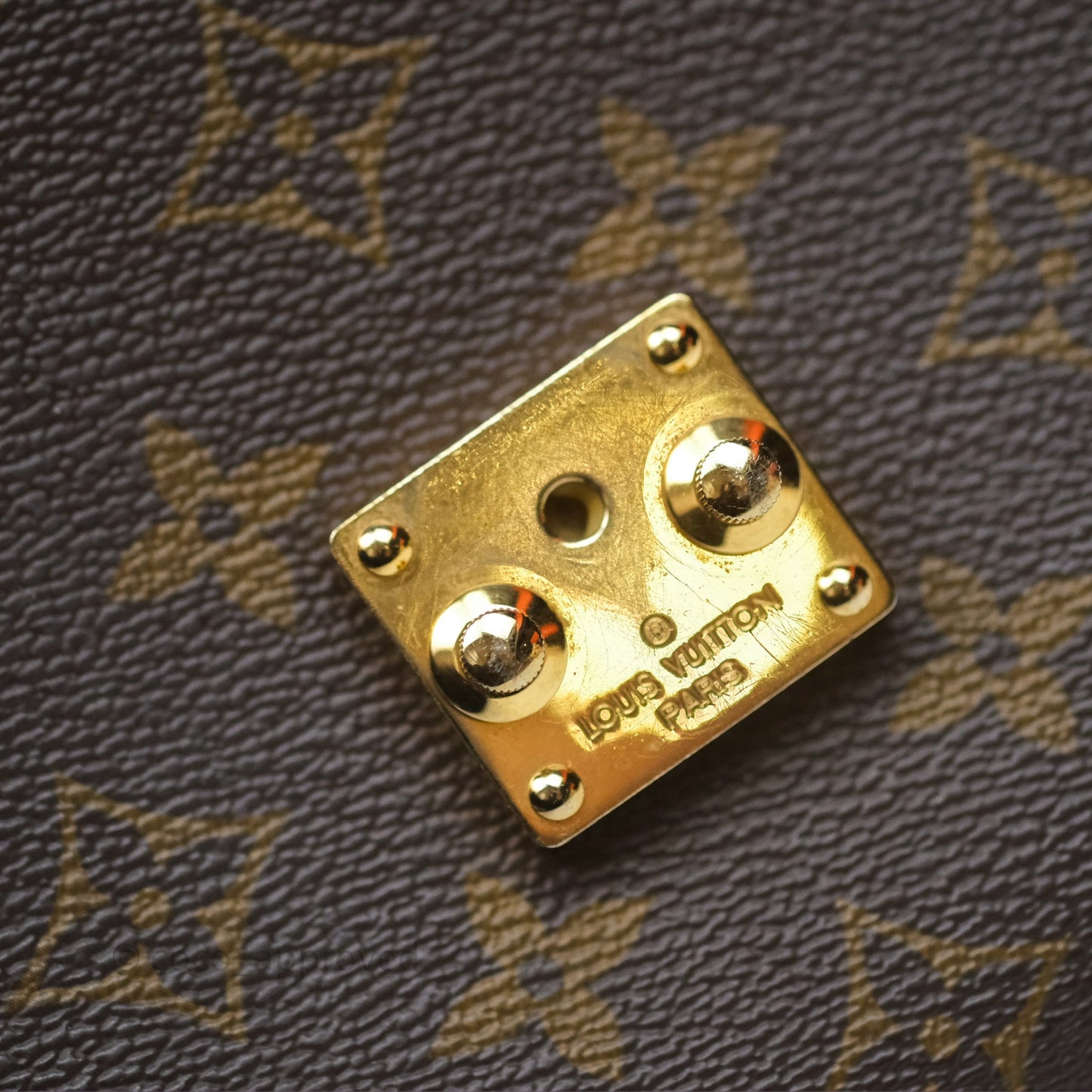 Louis Vuitton Pochette Metis Monogram Canvas