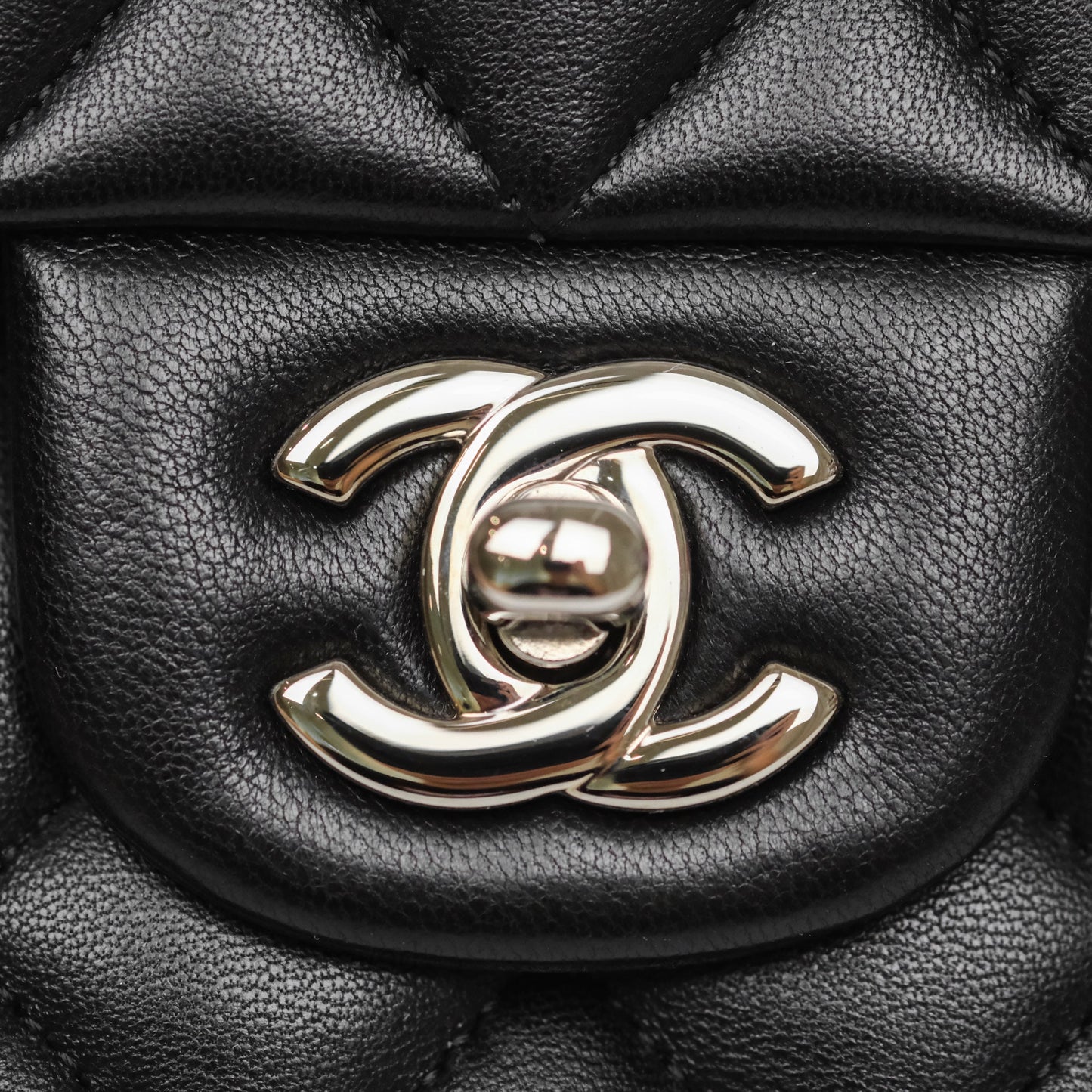 Chanel Classic M/L Medium Flap Quilted Black Lambskin Silver Hardware
