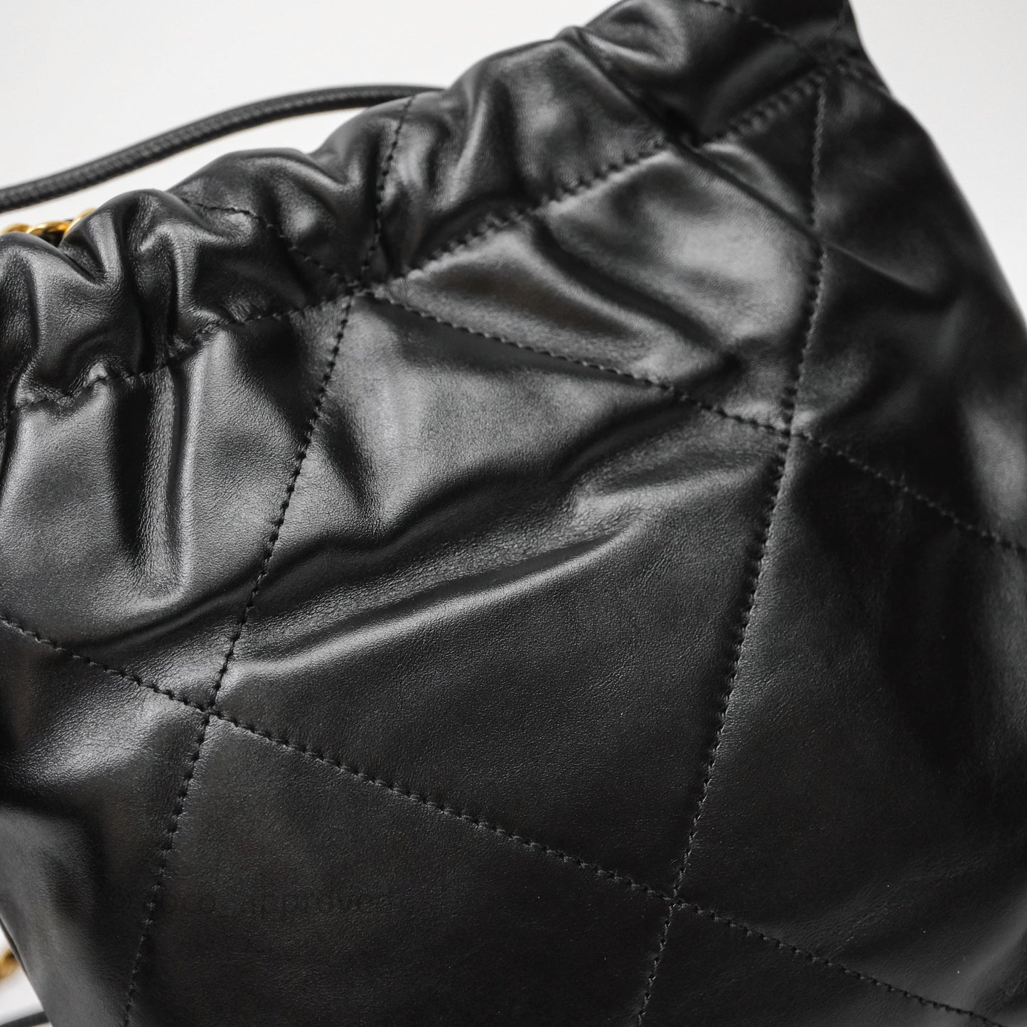 Chanel 22 Mini Bag Black Shiny Crumpled Calfskin Aged Gold Hardware