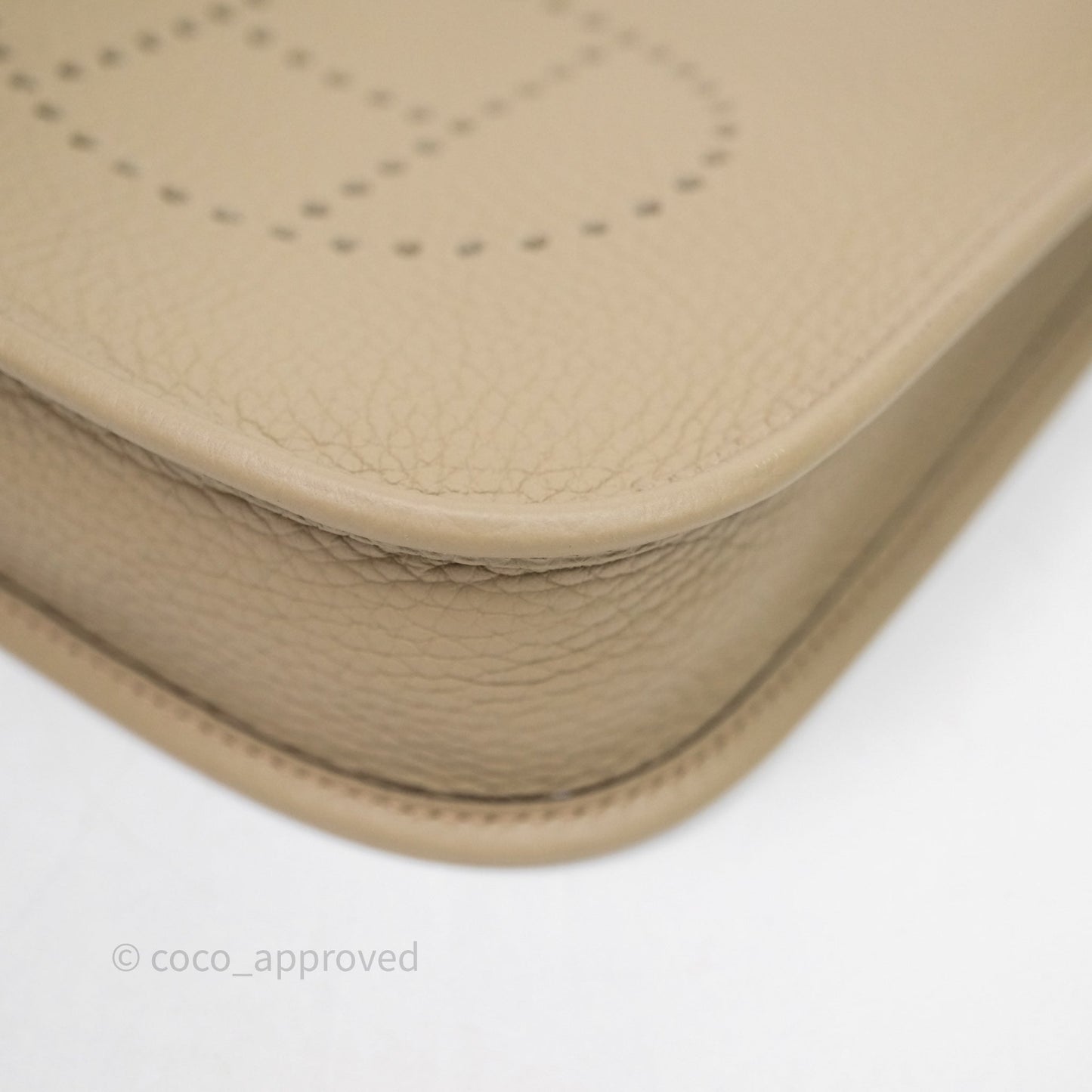 Hermès Mini Evelyne 16 Beige Marfa 8Q Clemence Gold Hardware