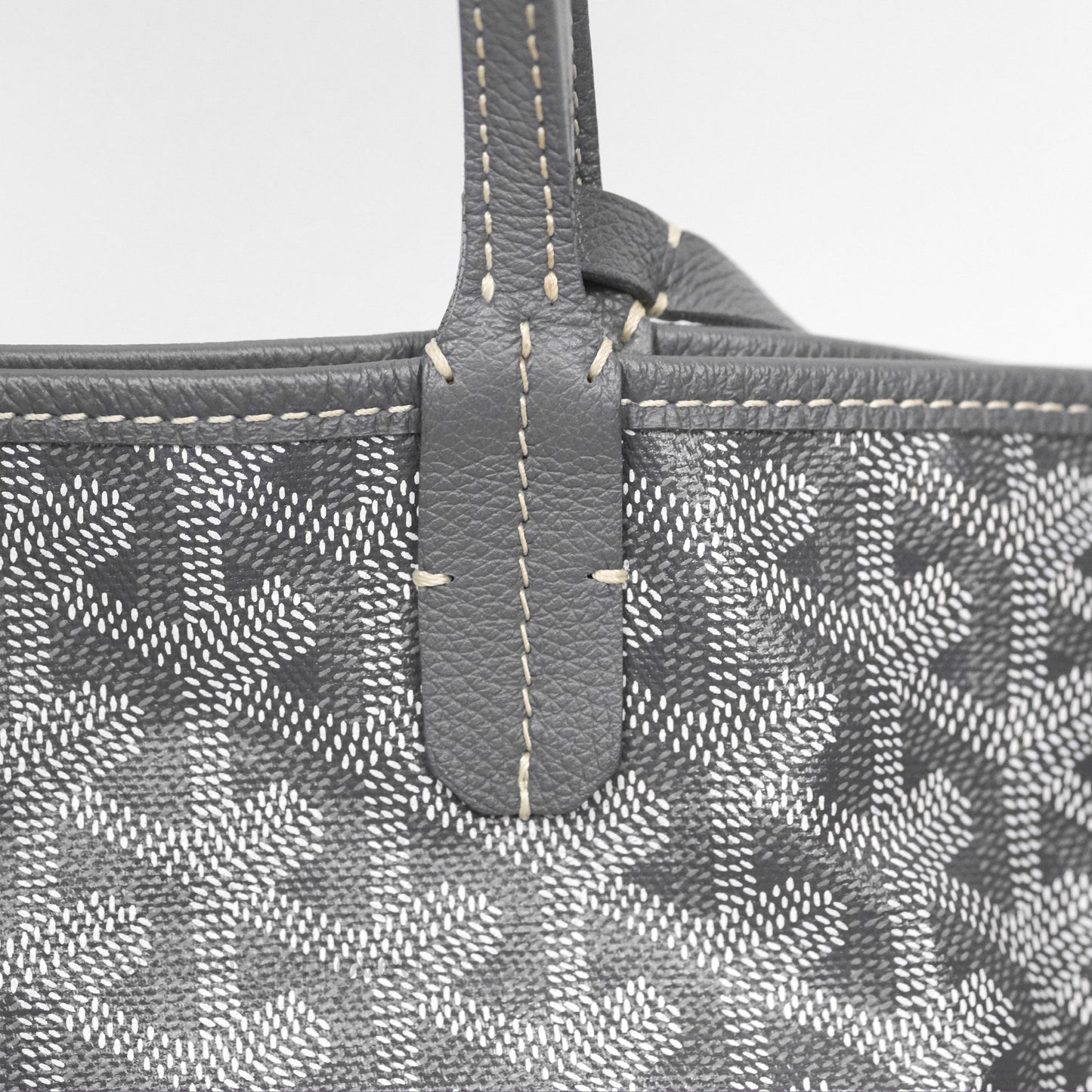 Goyard St Louis Tote PM ⁣⁣⁣⁣⁣⁣⁣⁣⁣⁣⁣⁣⁣⁣⁣⁣⁣⁣⁣⁣Grey